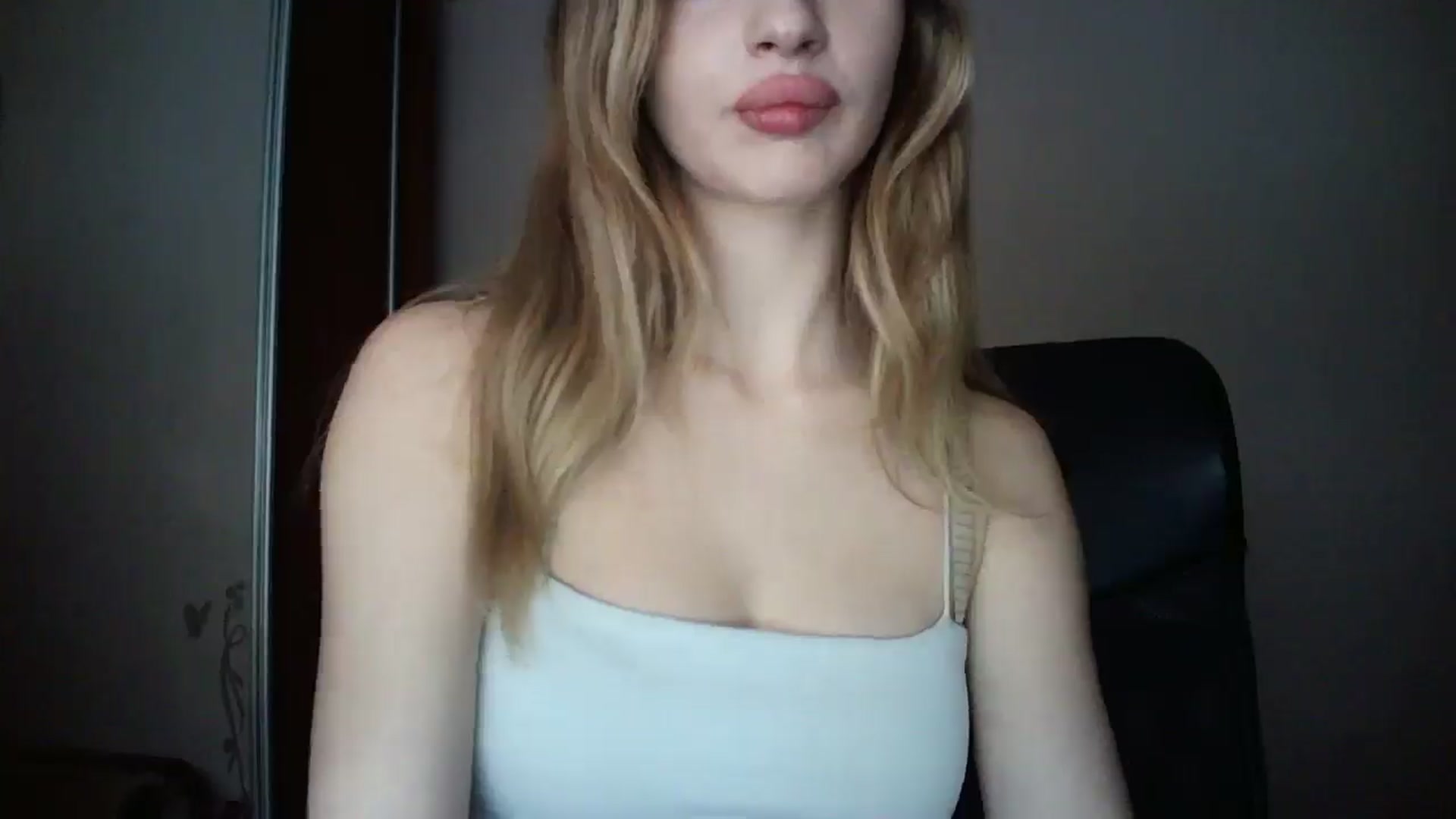 Gallery image thumbnail from MaryyCo's myfreecams stream on, 04/08/2025, 10:20 image 11 of 20