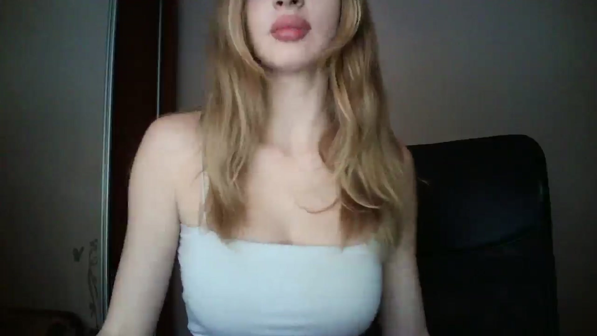 Gallery image thumbnail from MaryyCo's myfreecams stream on, 04/08/2025, 10:20 image 6 of 20