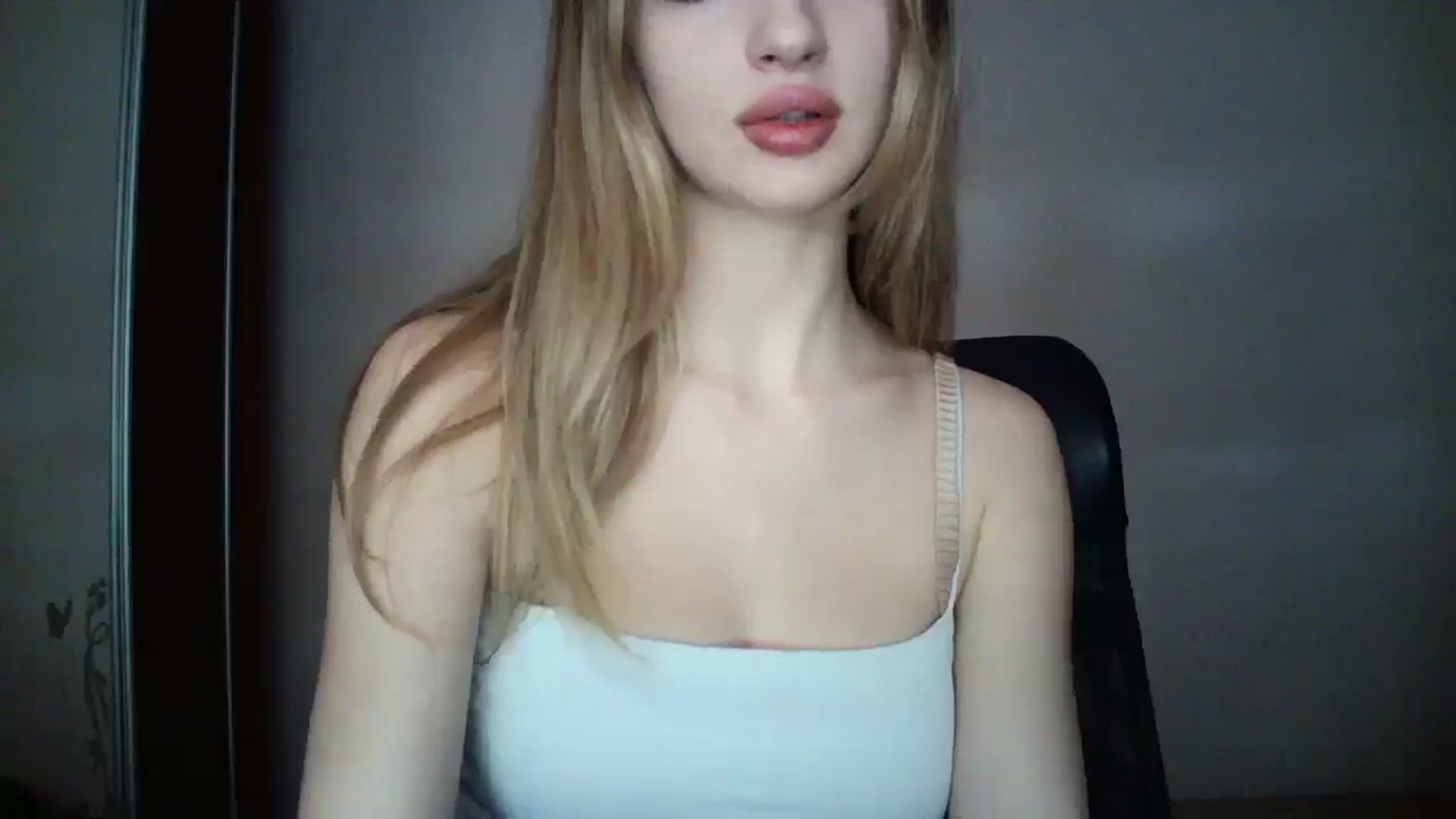 Gallery image thumbnail from MaryyCo's myfreecams stream on, 04/11/2025, 11:11 image 16 of 20