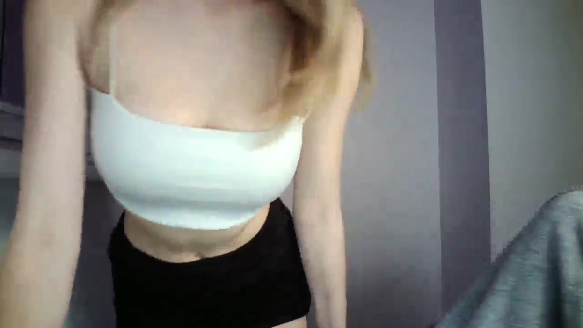 Gallery image thumbnail from MaryyCo's myfreecams stream on, 04/19/2025, 21:52 image 20 of 20