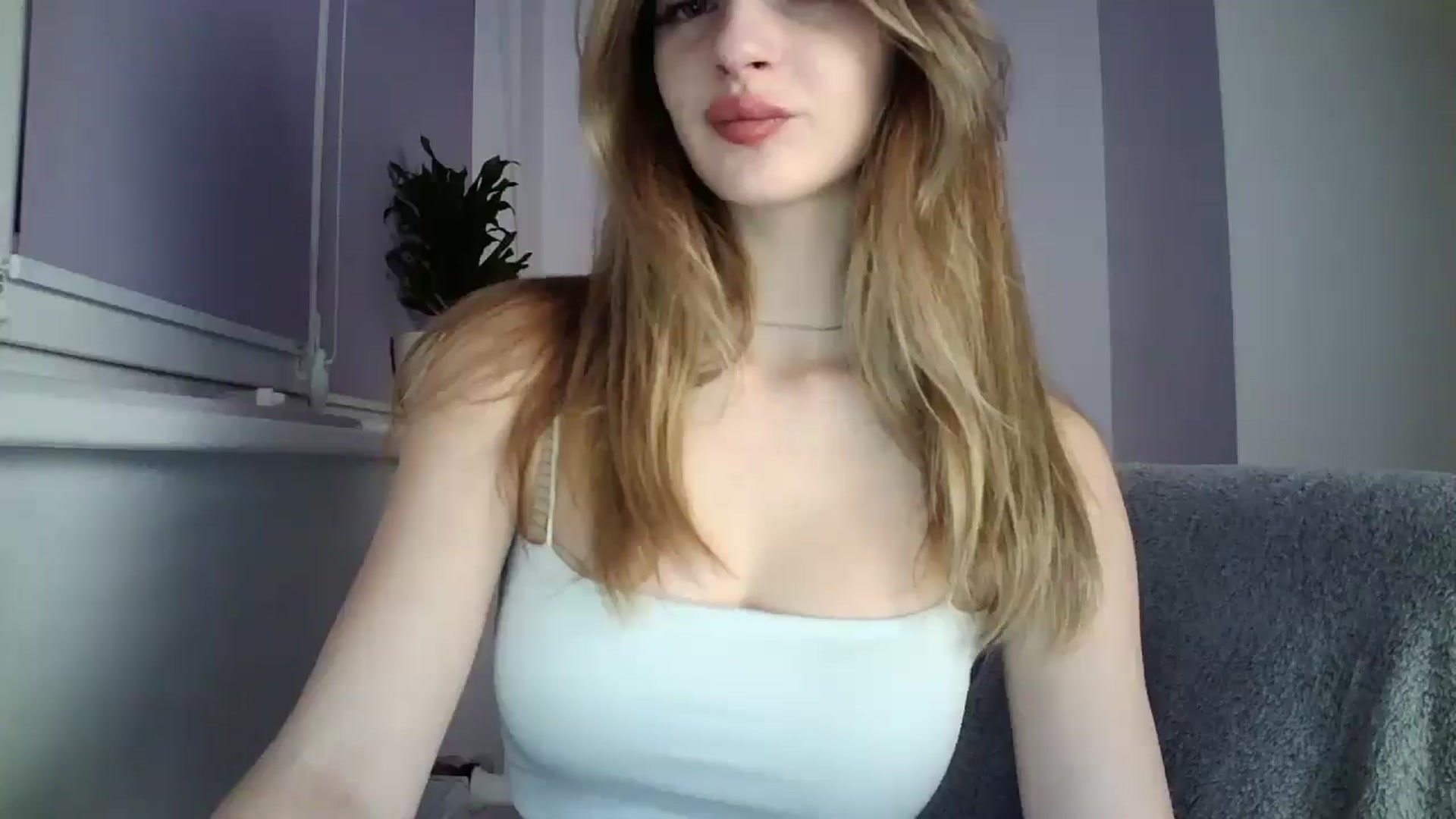 Gallery image thumbnail from MaryyCo's myfreecams stream on, 04/20/2025, 22:53 image 9 of 20
