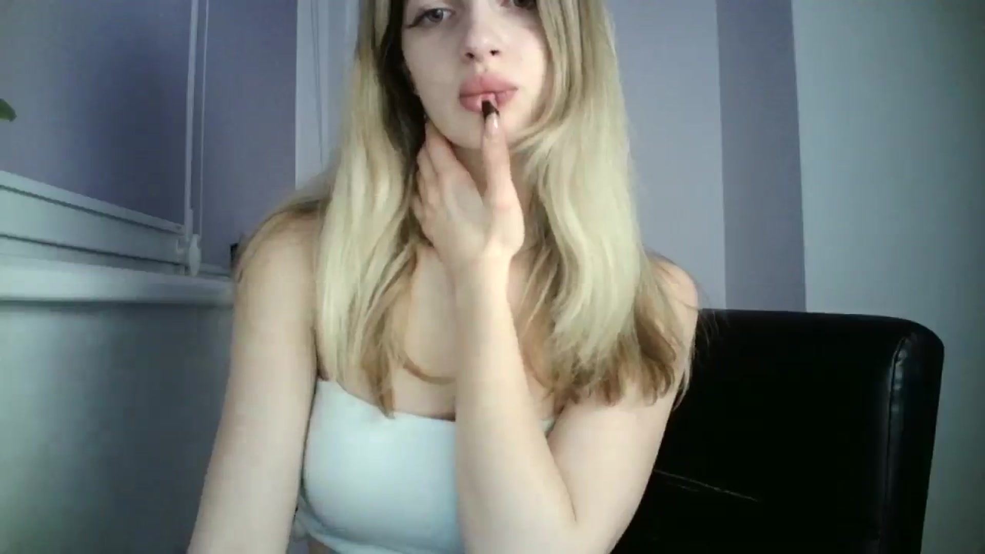 Gallery image thumbnail from MaryyCo's myfreecams stream on, 05/12/2025, 24:18 image 18 of 20