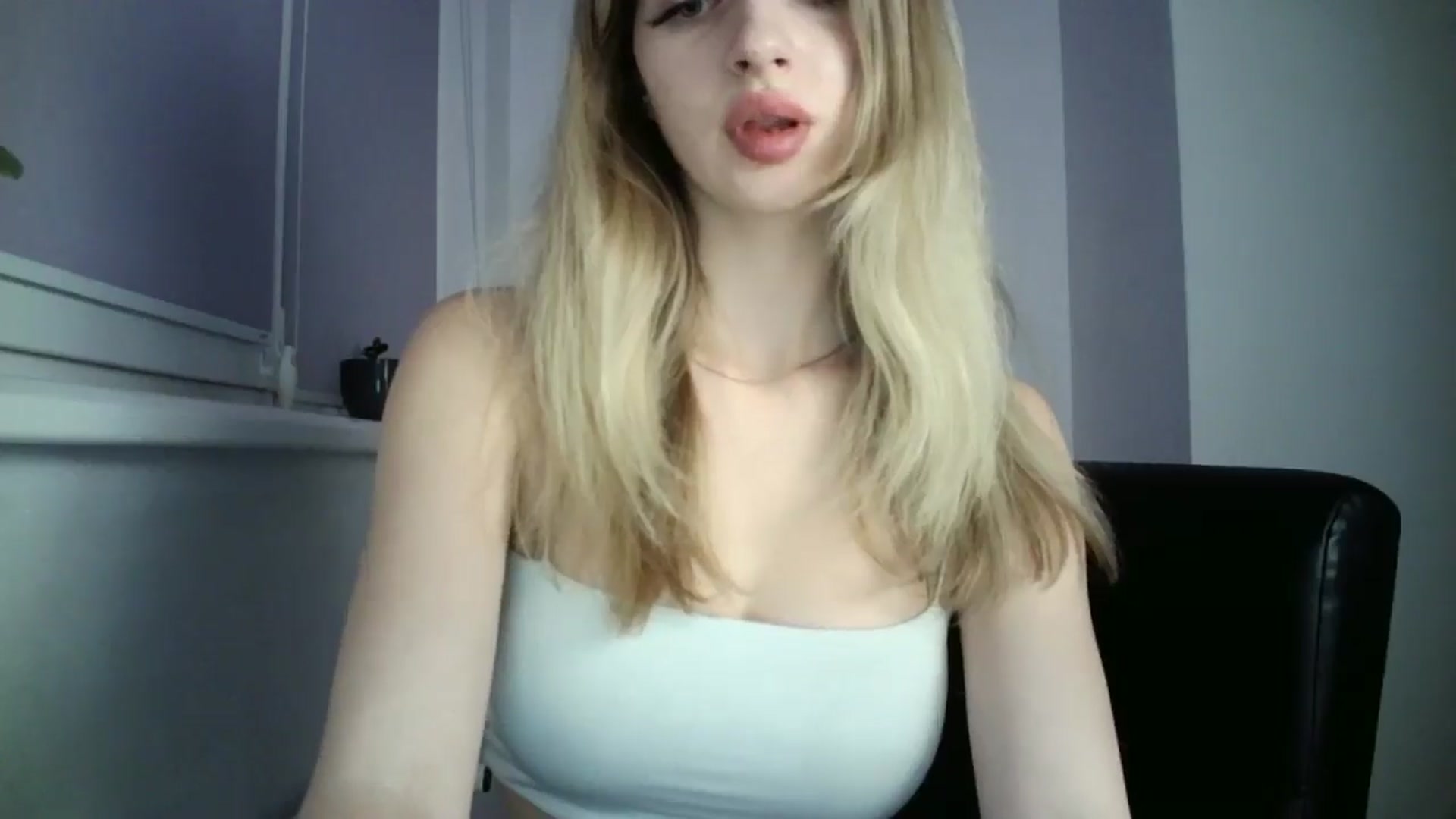 Gallery image thumbnail from MaryyCo's myfreecams stream on, 05/12/2025, 24:18 image 15 of 20