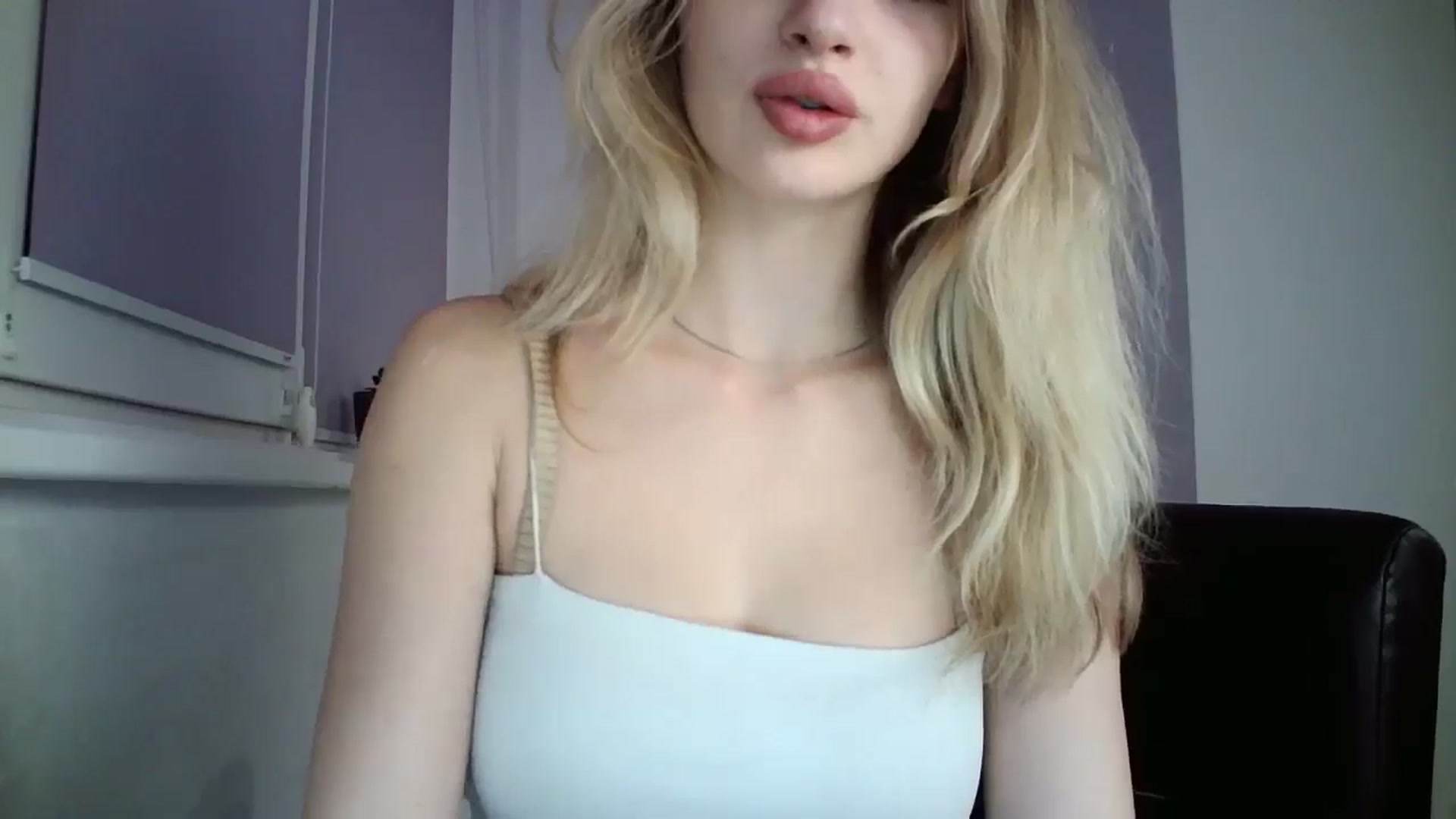 Gallery image thumbnail from MaryyCo's myfreecams stream on, 05/17/2025, 20:21 image 15 of 20