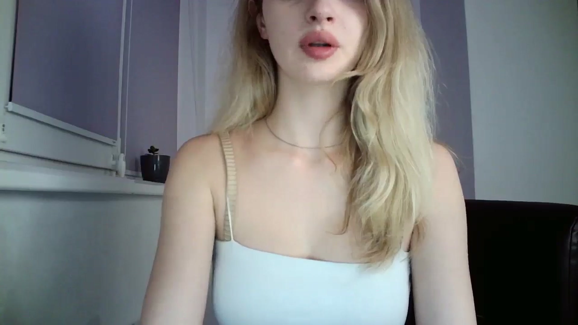 Gallery image thumbnail from MaryyCo's myfreecams stream on, 05/17/2025, 20:21 image 14 of 20