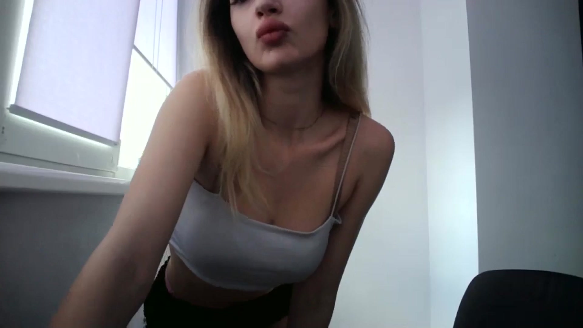 Gallery image thumbnail from MaryyCo's myfreecams stream on, 05/28/2025, 11:42 image 15 of 20