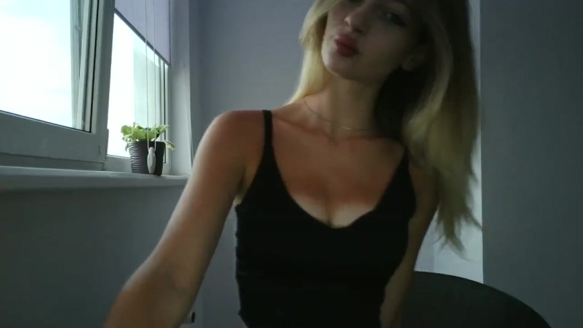 Gallery image thumbnail from MaryyCo's myfreecams stream on, 07/16/2025, 16:31 image 16 of 20