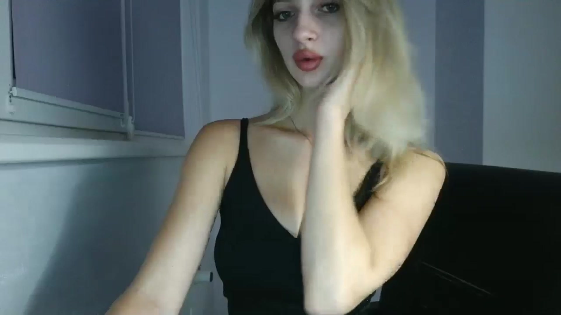 Gallery image thumbnail from MaryyCo's myfreecams stream on, 09/10/2025, 24:27 image 11 of 20