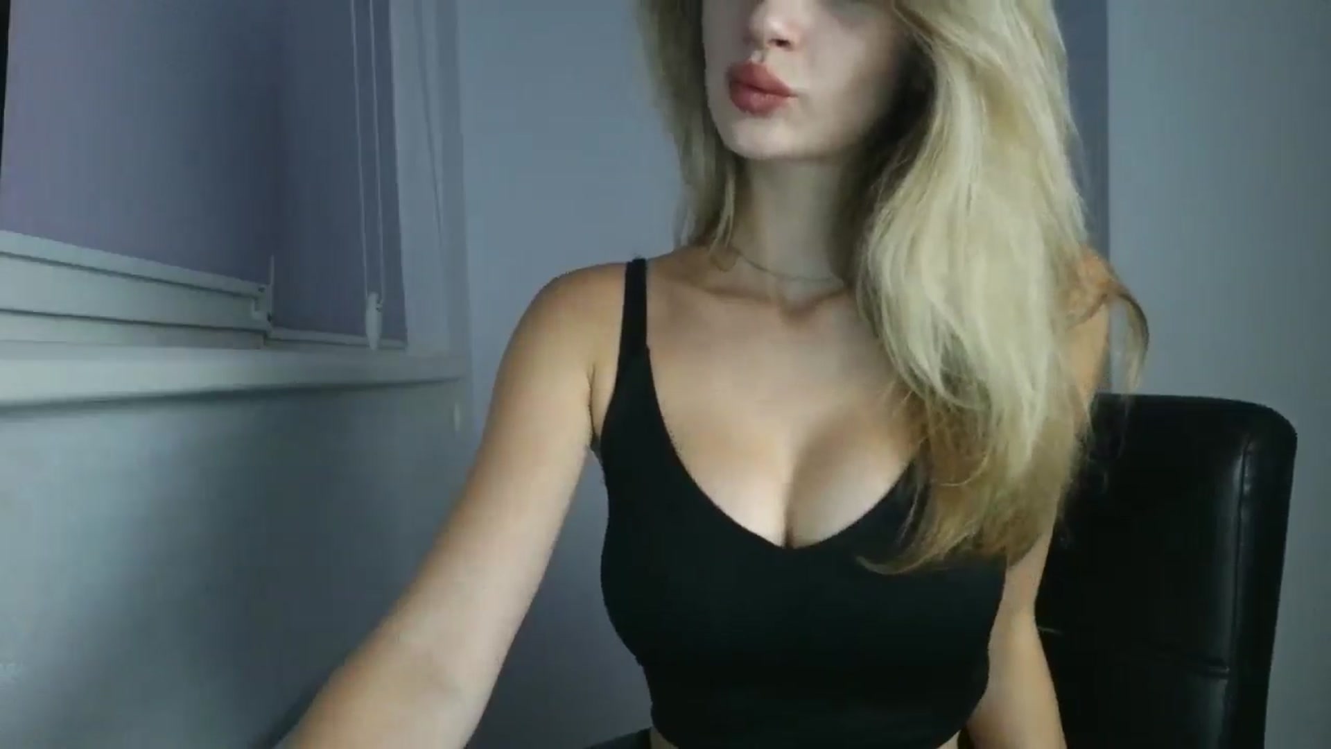 Gallery image thumbnail from MaryyCo's myfreecams stream on, 09/15/2025, 19:41 image 12 of 20