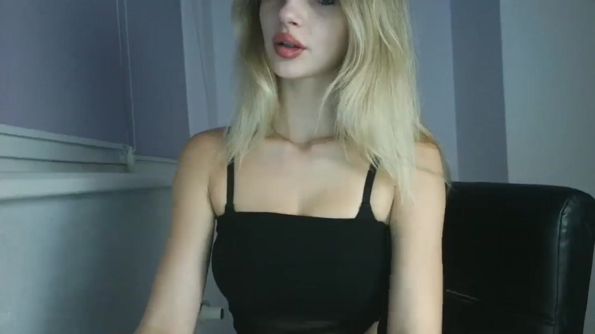 Gallery image thumbnail from MaryyCo's myfreecams stream on, 09/25/2025, 24:21 image 8 of 20
