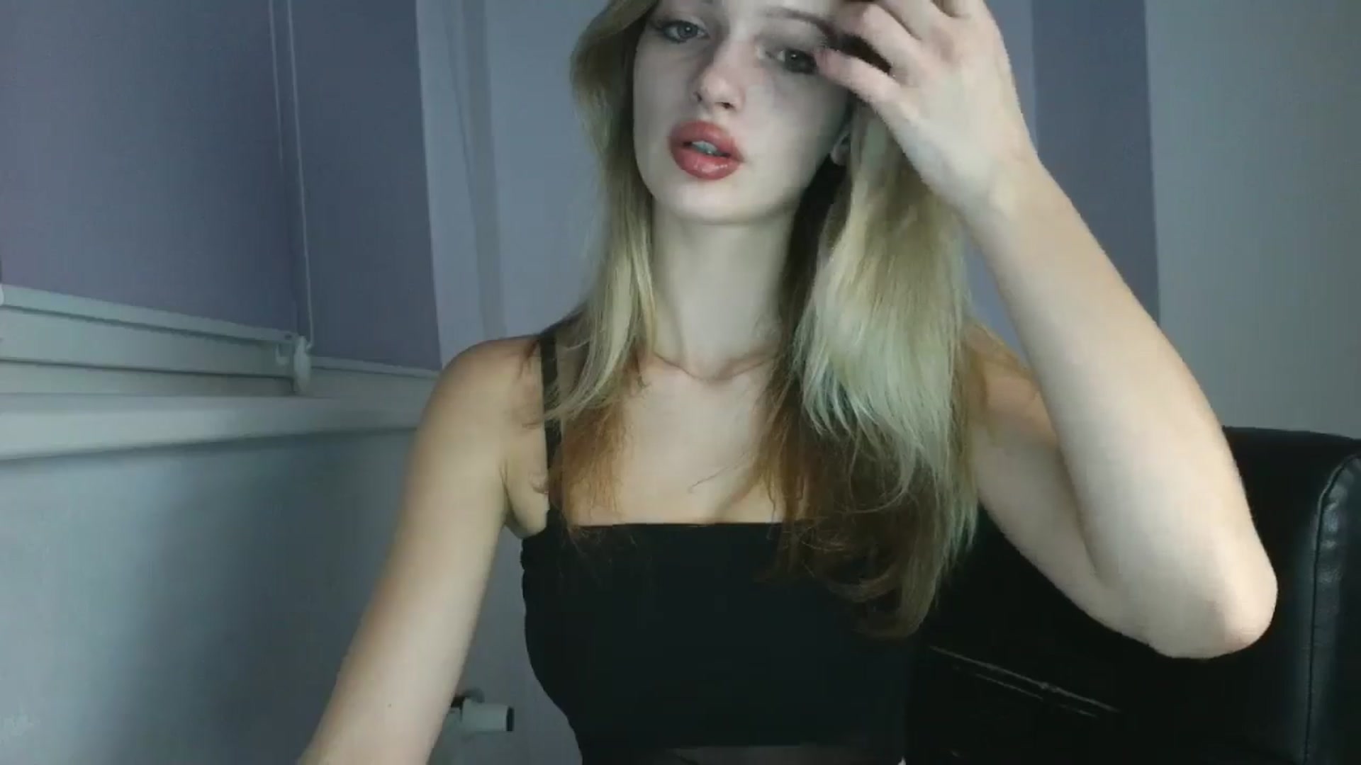 Gallery image thumbnail from MaryyCo's myfreecams stream on, 09/25/2025, 24:21 image 5 of 20