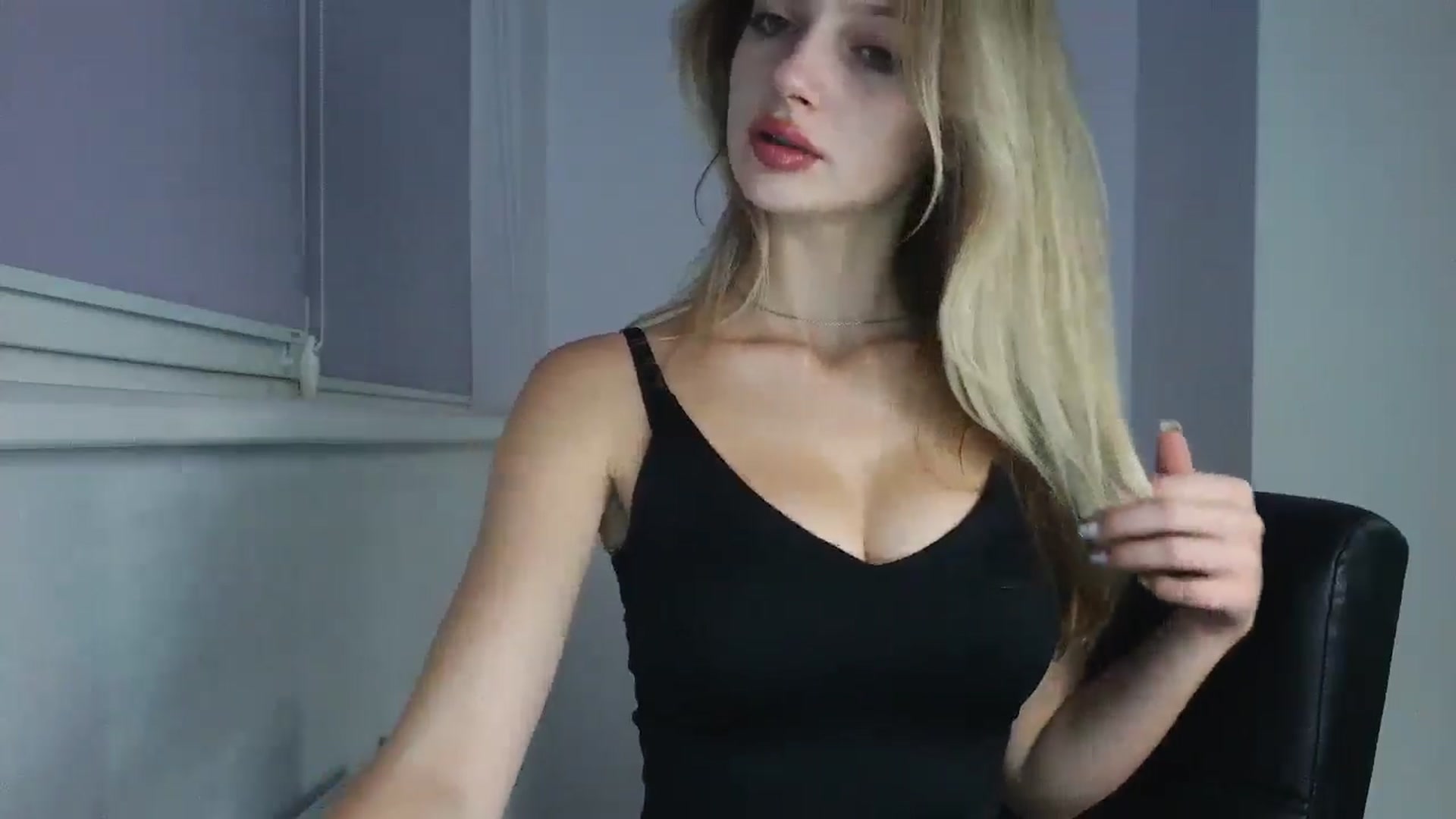 Gallery image thumbnail from MaryyCo's myfreecams stream on, 09/28/2025, 23:36 image 6 of 20