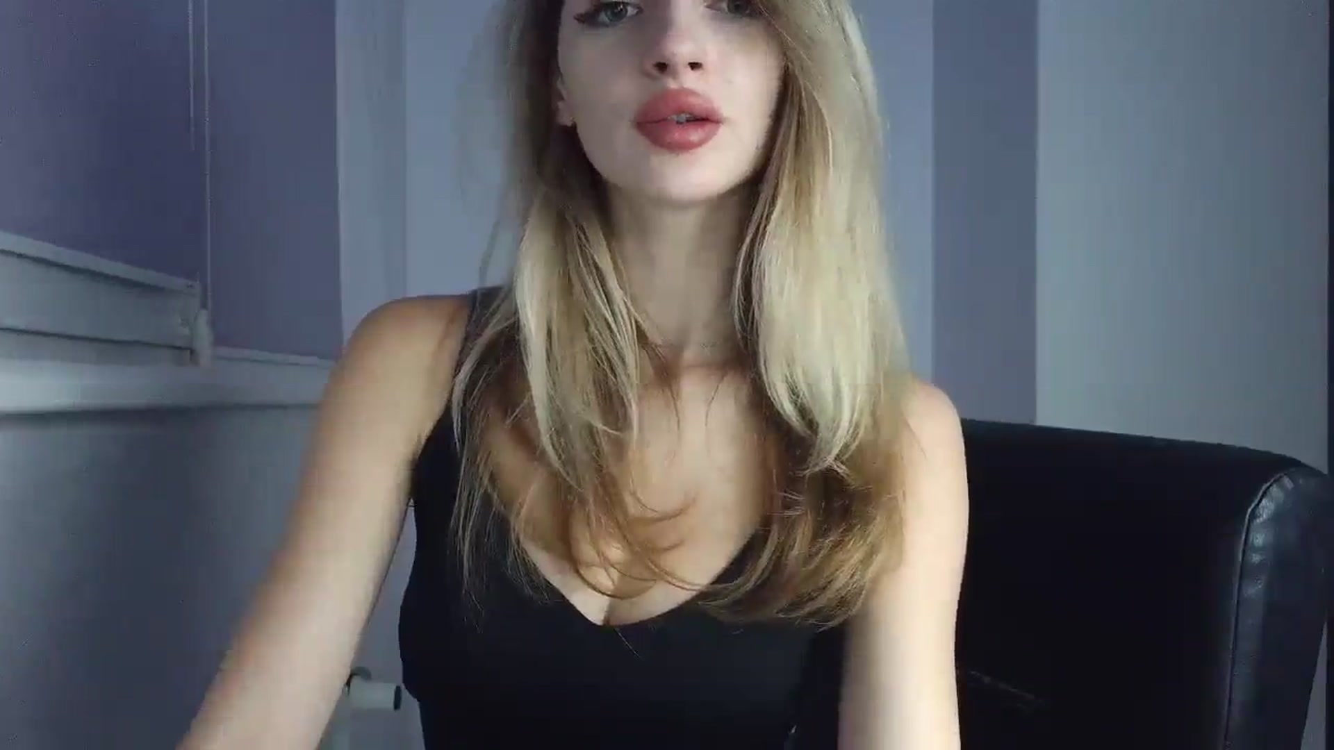 Gallery image thumbnail from MaryyCo's myfreecams stream on, 10/29/2025, 23:59 image 13 of 20