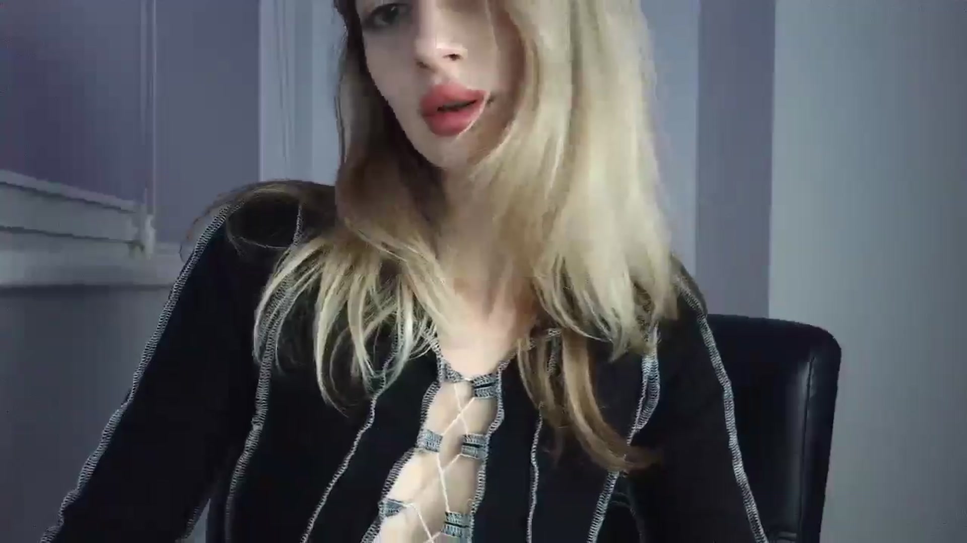 Gallery image thumbnail from MaryyCo's myfreecams stream on, 11/11/2025, 19:50 image 19 of 20
