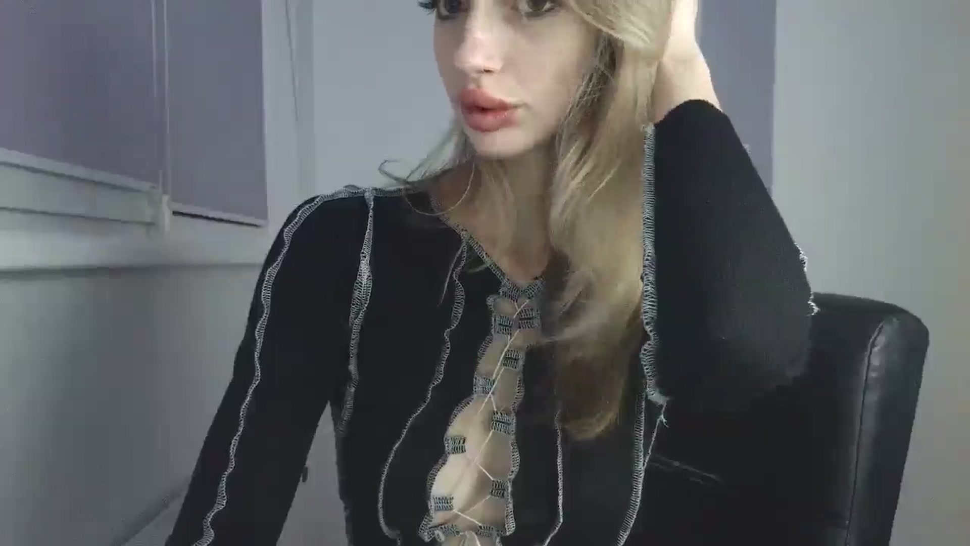 Gallery image thumbnail from MaryyCo's myfreecams stream on, 11/17/2025, 23:47 image 2 of 20