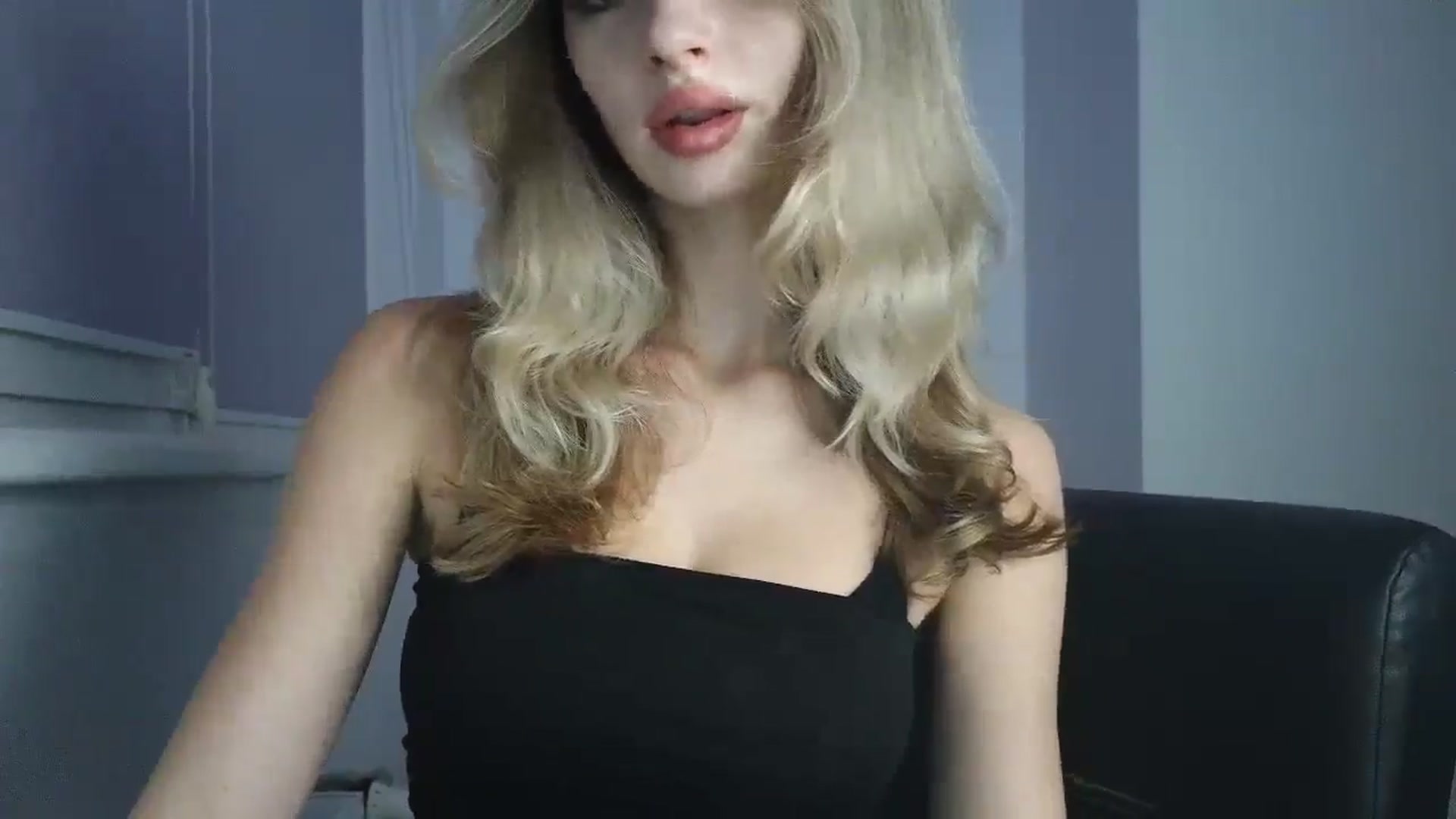 Gallery image thumbnail from MaryyCo's myfreecams stream on, 12/01/2025, 20:12 image 9 of 20