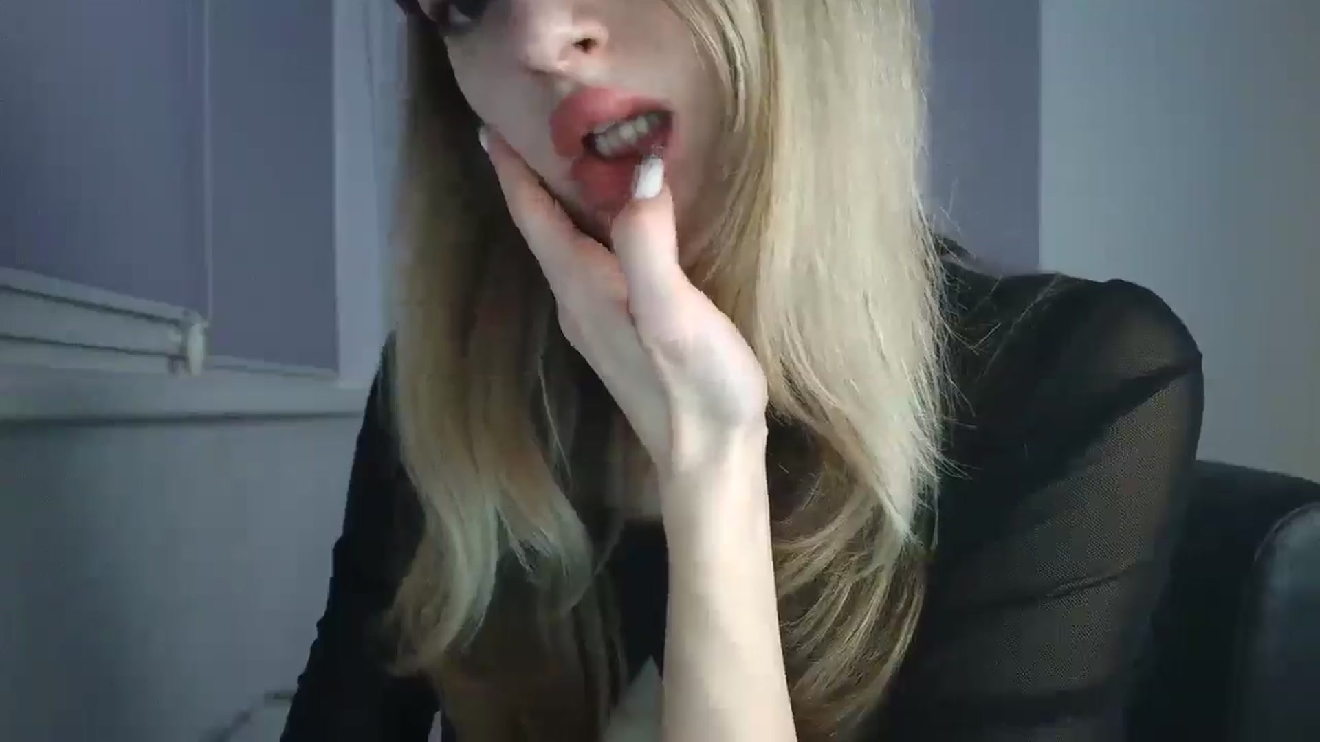 Gallery image thumbnail from MaryyCo's myfreecams stream on, 12/05/2025, 21:45 image 20 of 20