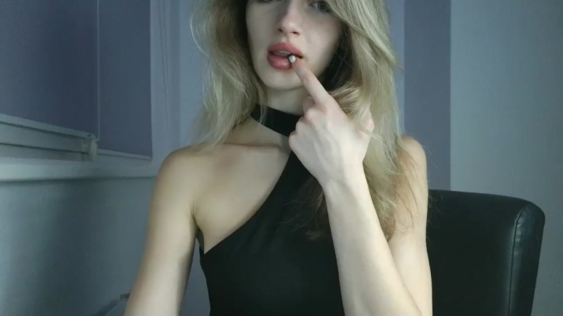 Gallery image thumbnail from MaryyCo's myfreecams stream on, 12/06/2025, 20:50 image 10 of 20