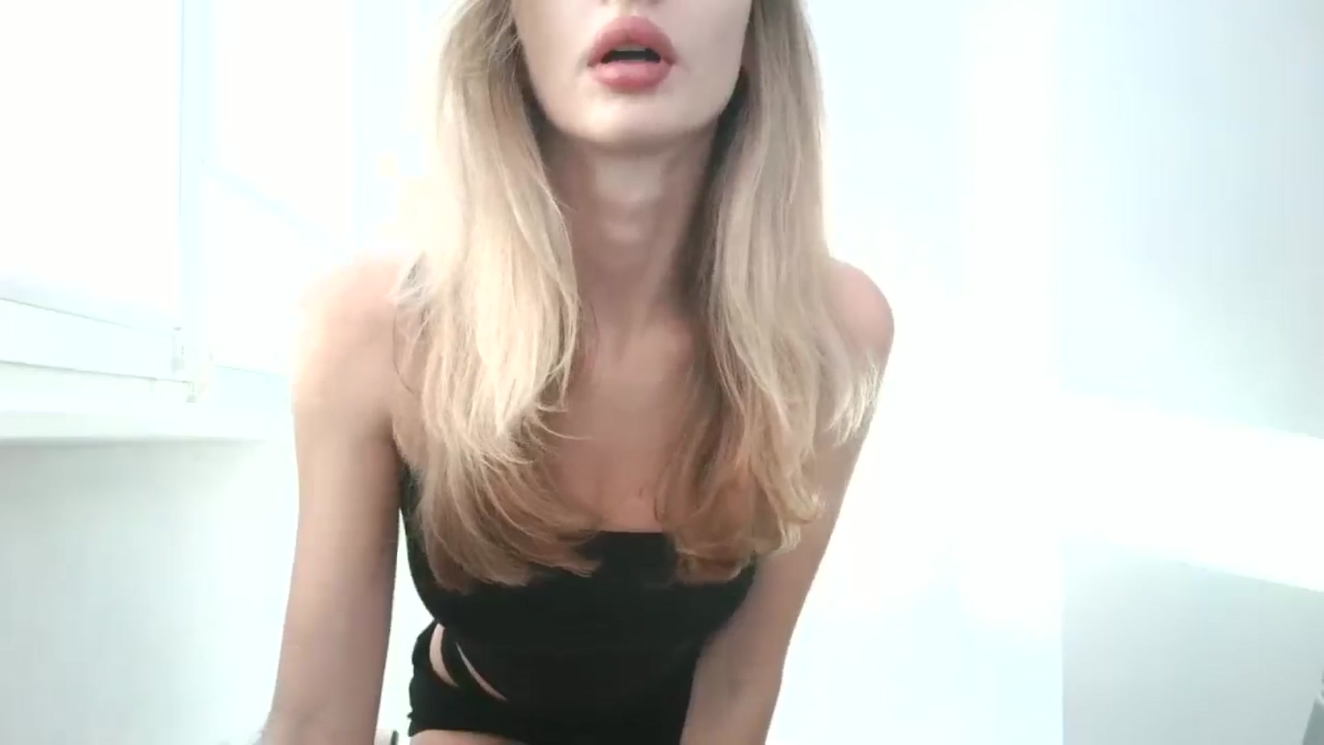 Gallery image thumbnail from MaryyCo's myfreecams stream on, 12/12/2025, 12:38 image 20 of 20