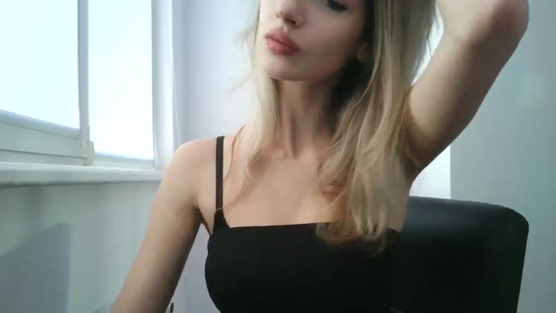 Gallery image thumbnail from MaryyCo's myfreecams stream on, 12/12/2025, 13:18 image 20 of 20