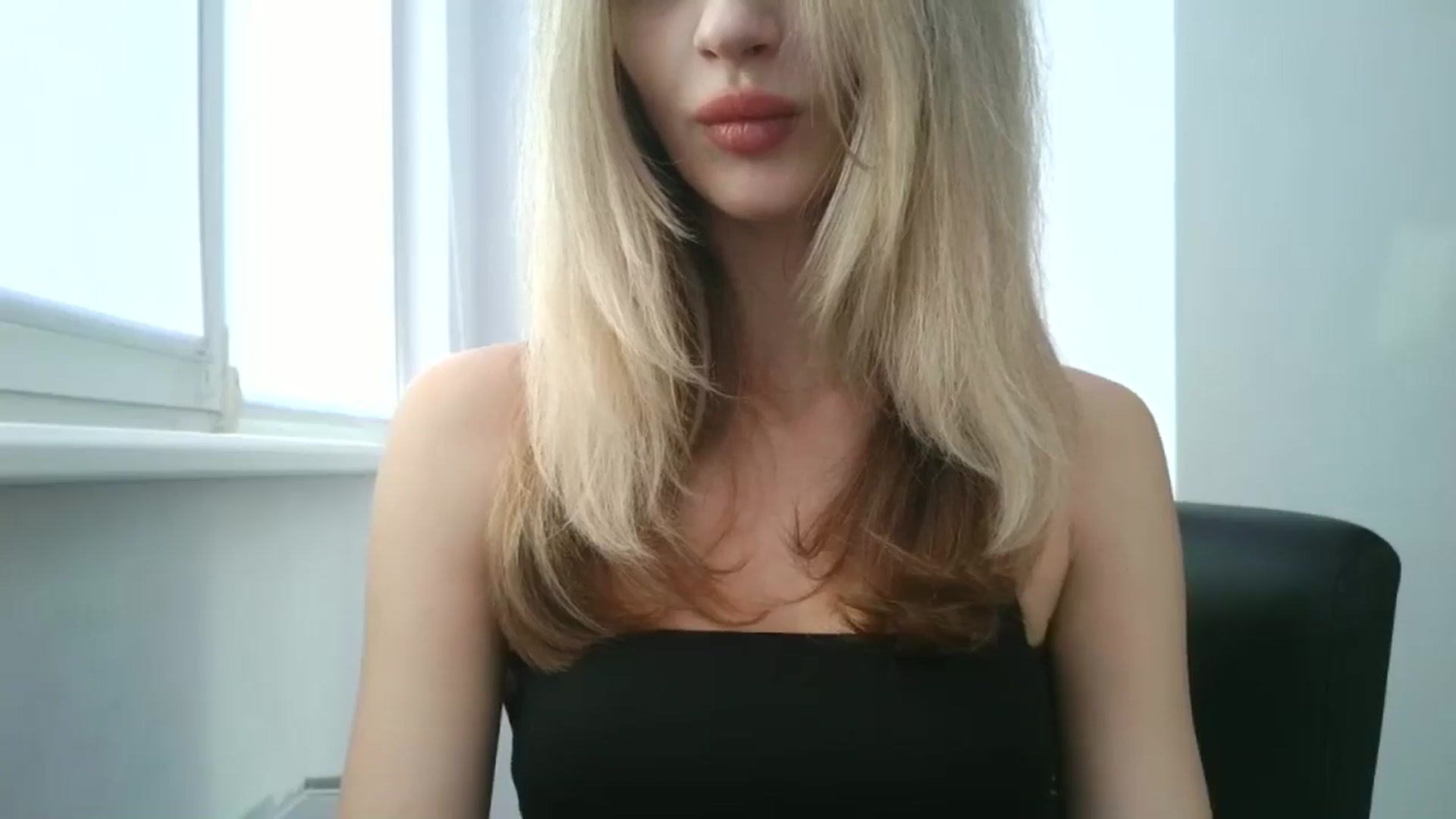 Gallery image thumbnail from MaryyCo's myfreecams stream on, 12/12/2025, 13:18 image 3 of 20