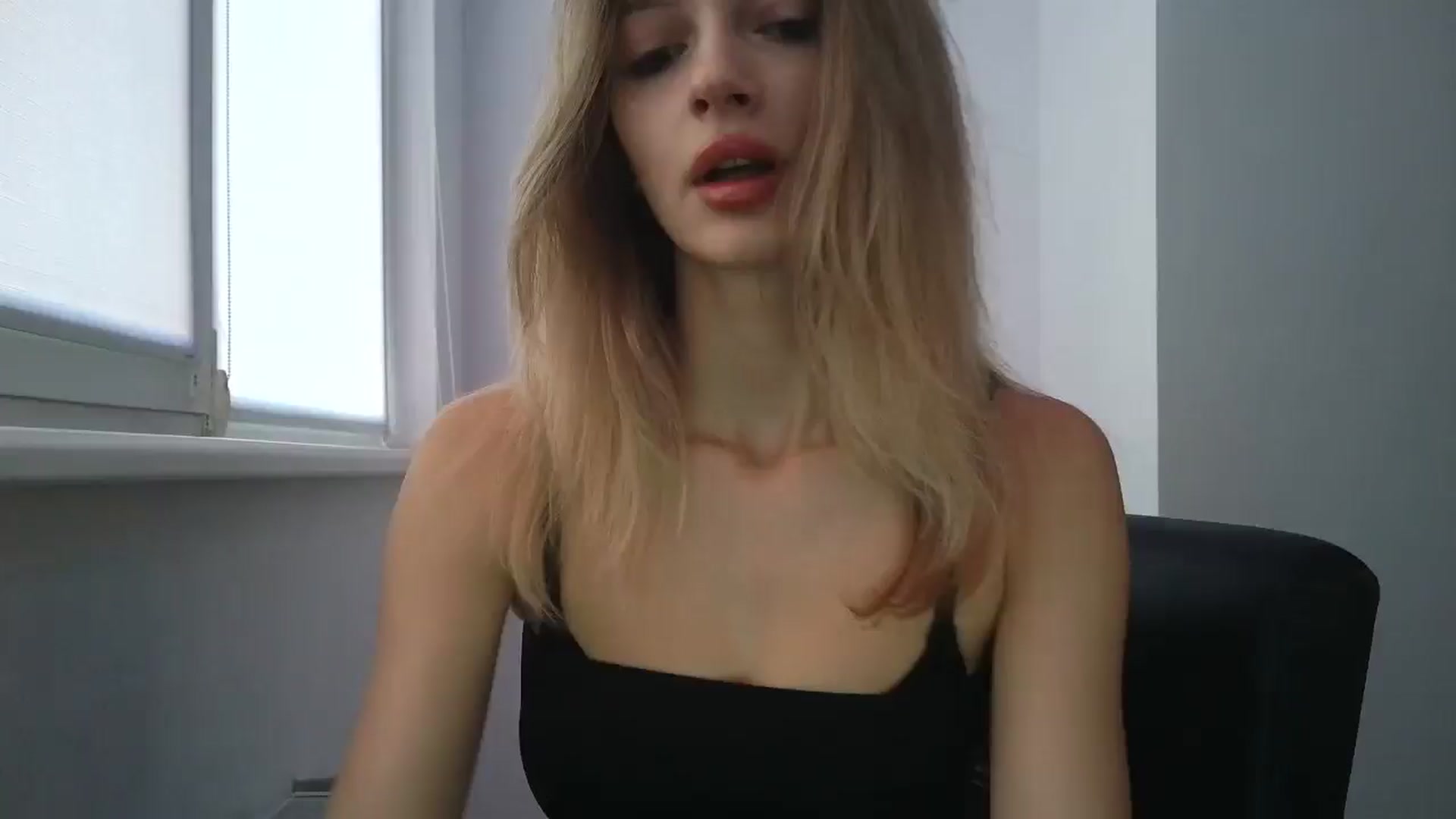 Gallery image thumbnail from MaryyCo's myfreecams stream on, 12/12/2025, 13:55 image 17 of 20