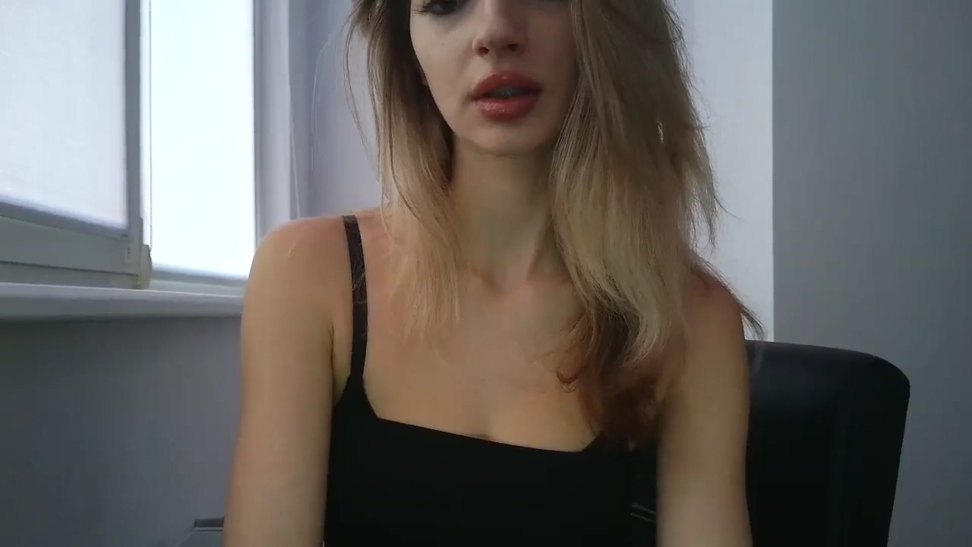 Gallery image thumbnail from MaryyCo's myfreecams stream on, 12/12/2025, 13:55 image 18 of 20