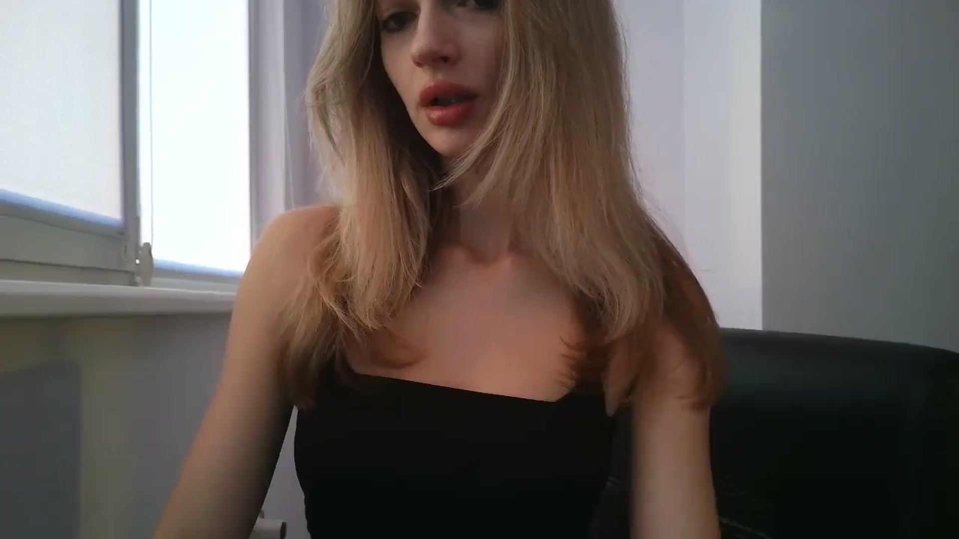 Gallery image thumbnail from MaryyCo's myfreecams stream on, 12/12/2025, 13:55 image 12 of 20