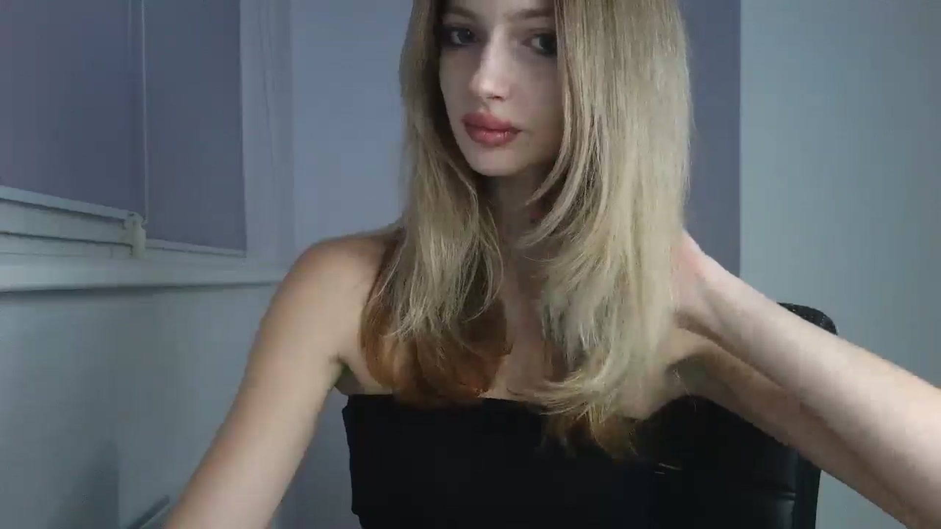Gallery image thumbnail from MaryyCo's myfreecams stream on, 12/15/2025, 18:02 image 14 of 20