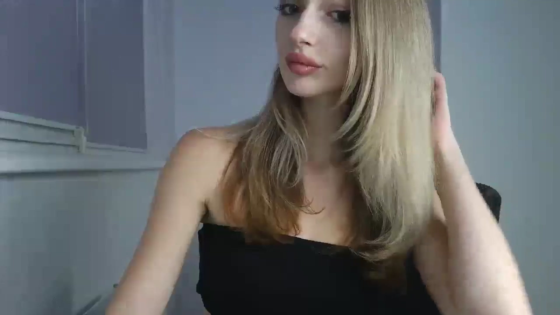 Gallery image thumbnail from MaryyCo's myfreecams stream on, 12/15/2025, 18:02 image 13 of 20