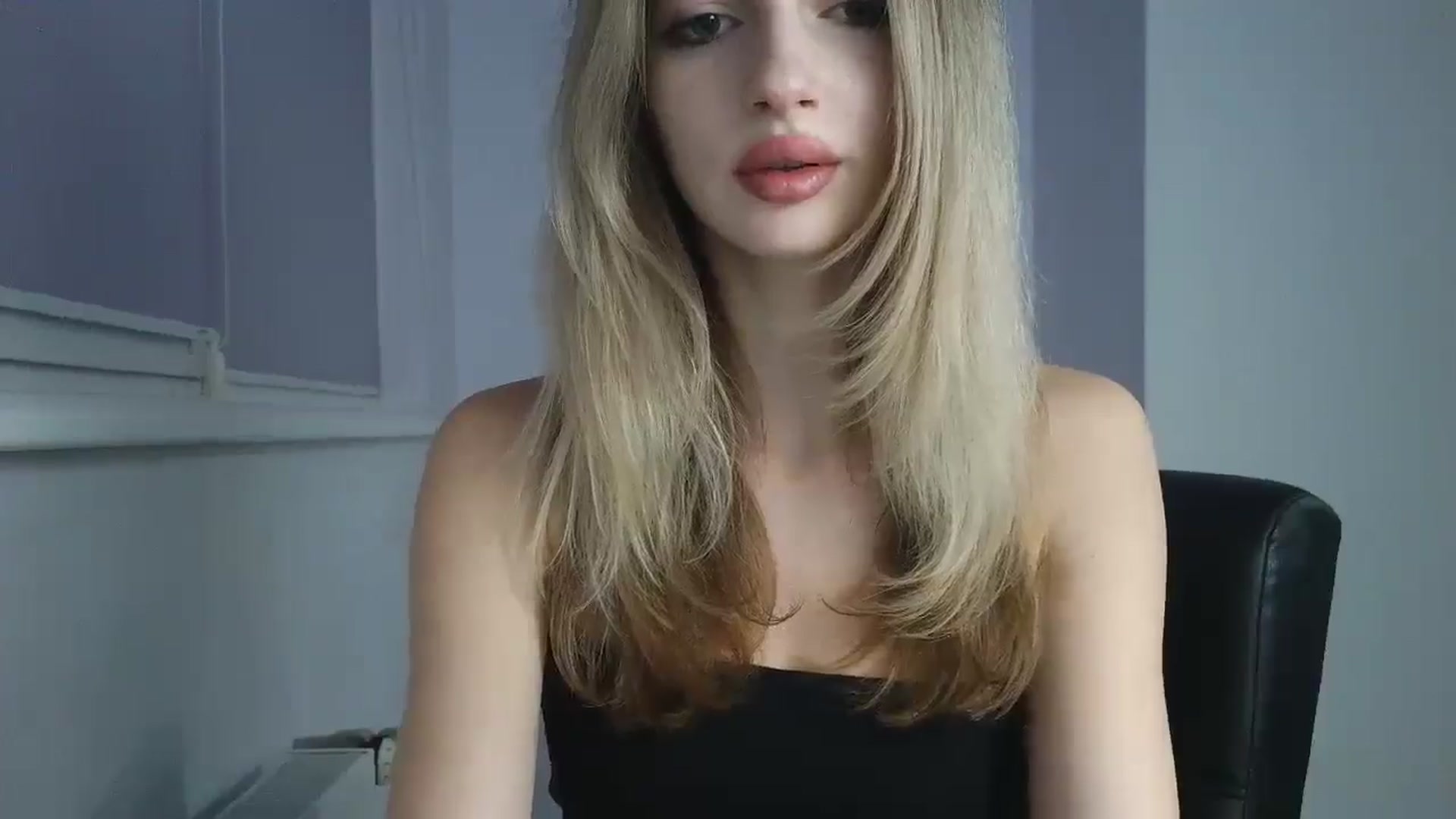 Gallery image thumbnail from MaryyCo's myfreecams stream on, 12/15/2025, 18:02 image 15 of 20