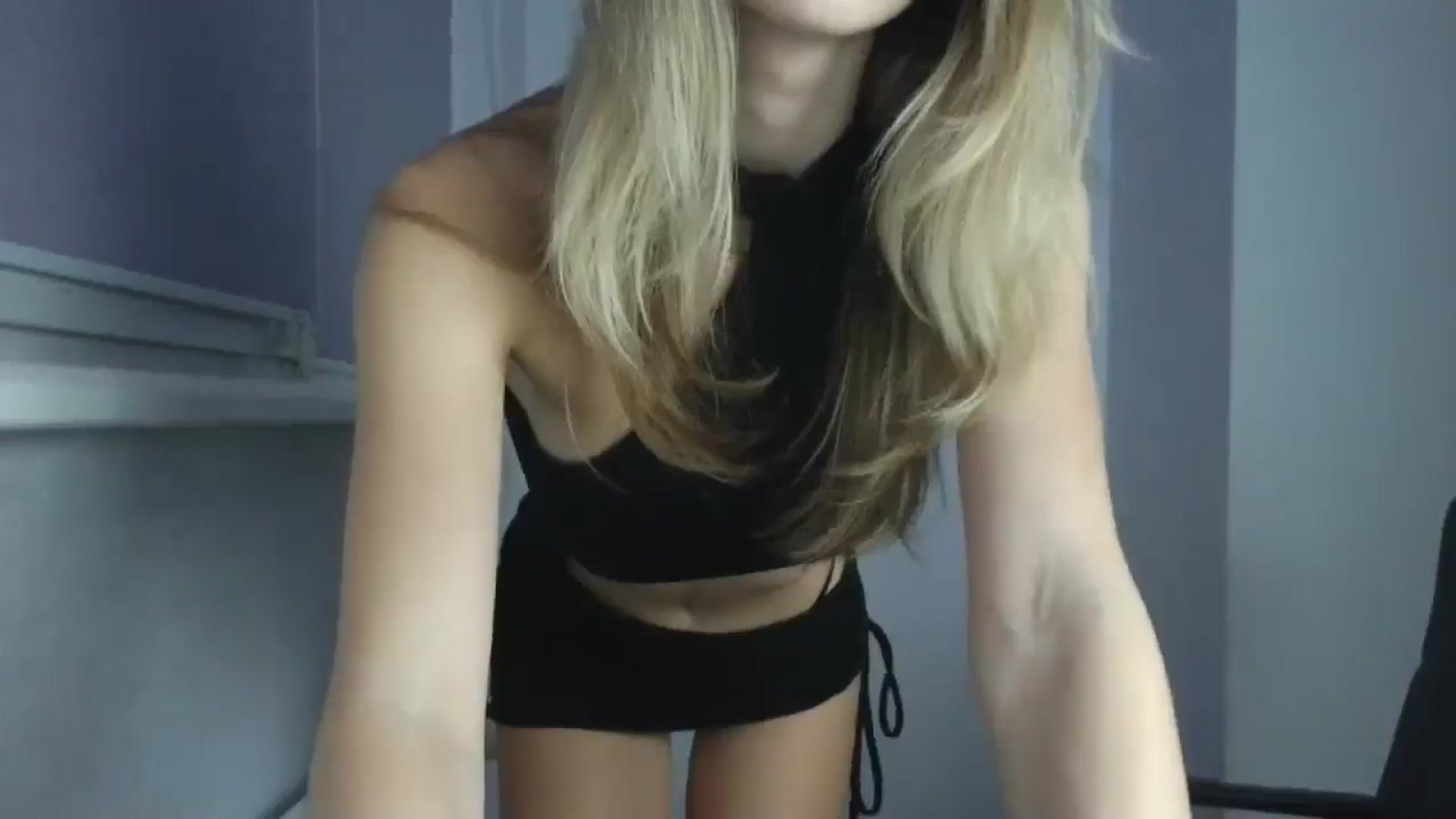 Gallery image thumbnail from MaryyCo's myfreecams stream on, 12/18/2025, 23:36 image 12 of 20