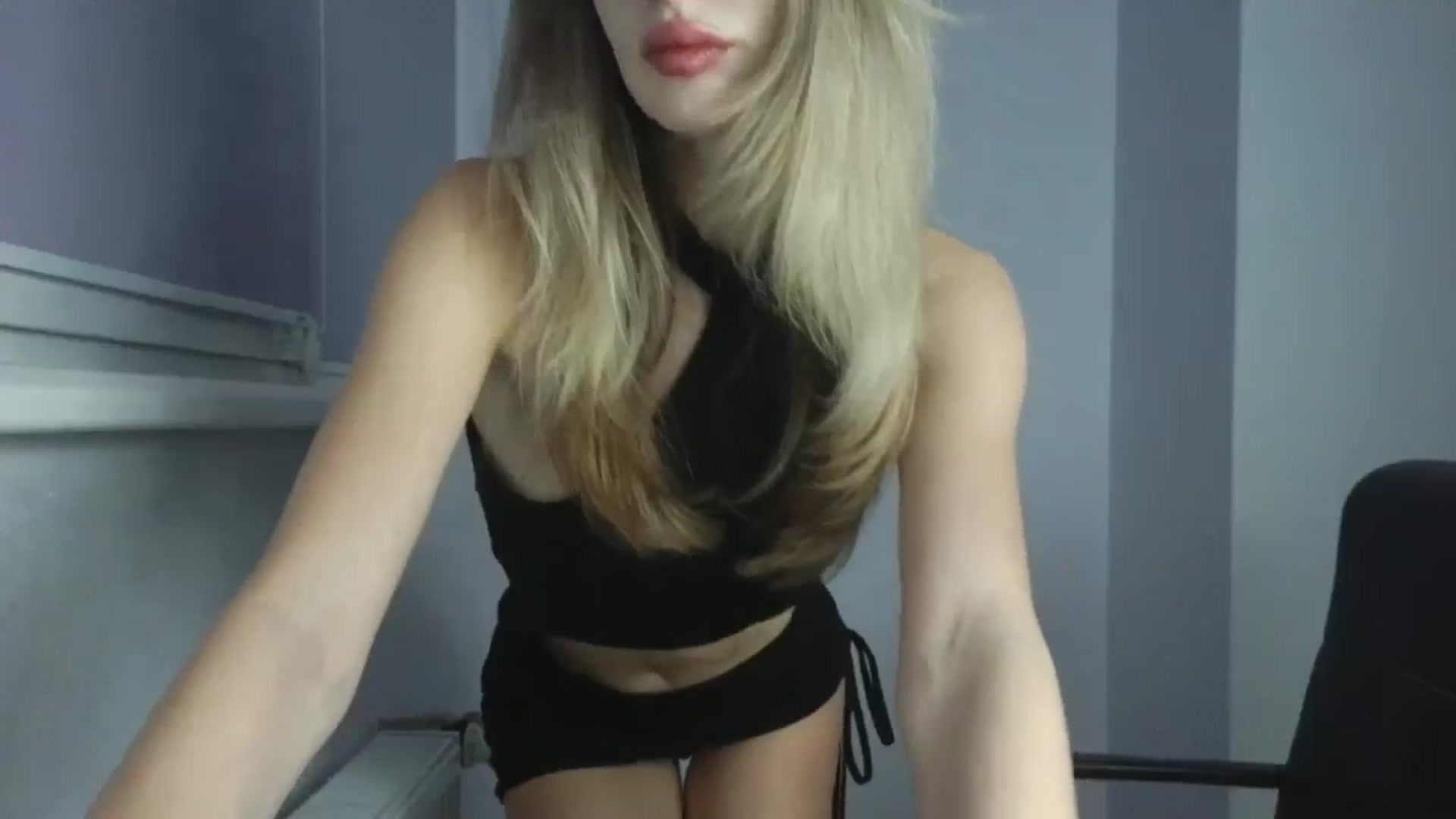 Gallery image thumbnail from MaryyCo's myfreecams stream on, 12/18/2025, 23:36 image 4 of 20