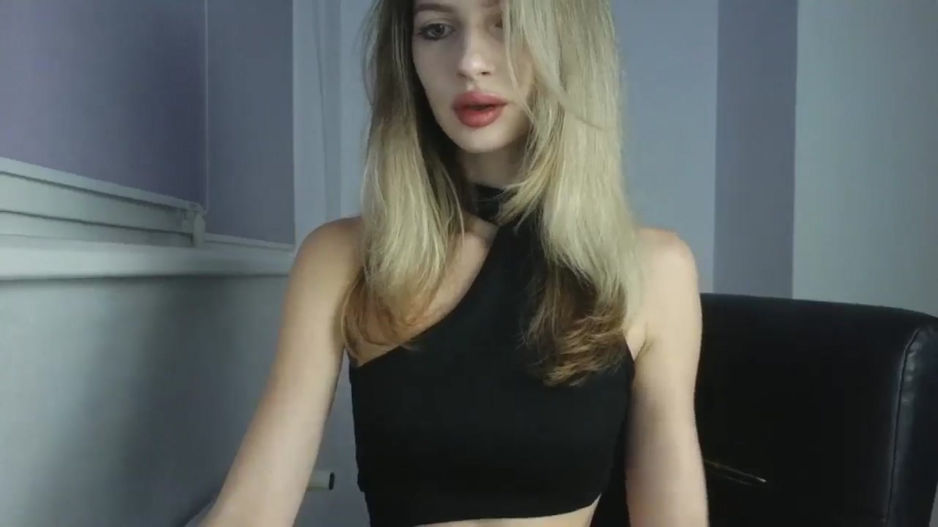 Gallery image thumbnail from MaryyCo's myfreecams stream on, 12/18/2025, 23:36 image 7 of 20
