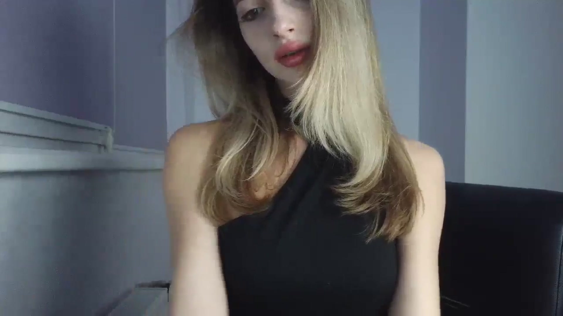 Gallery image thumbnail from MaryyCo's myfreecams stream on, 12/19/2025, 01:58 image 16 of 20