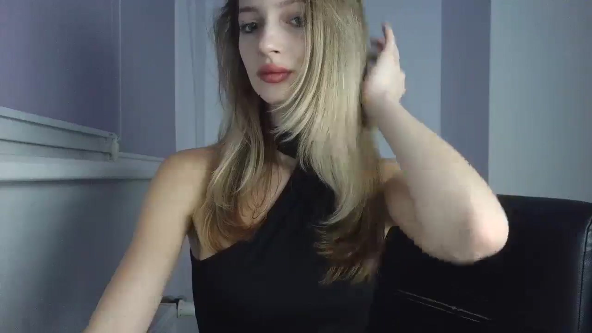 Gallery image thumbnail from MaryyCo's myfreecams stream on, 12/19/2025, 01:58 image 15 of 20