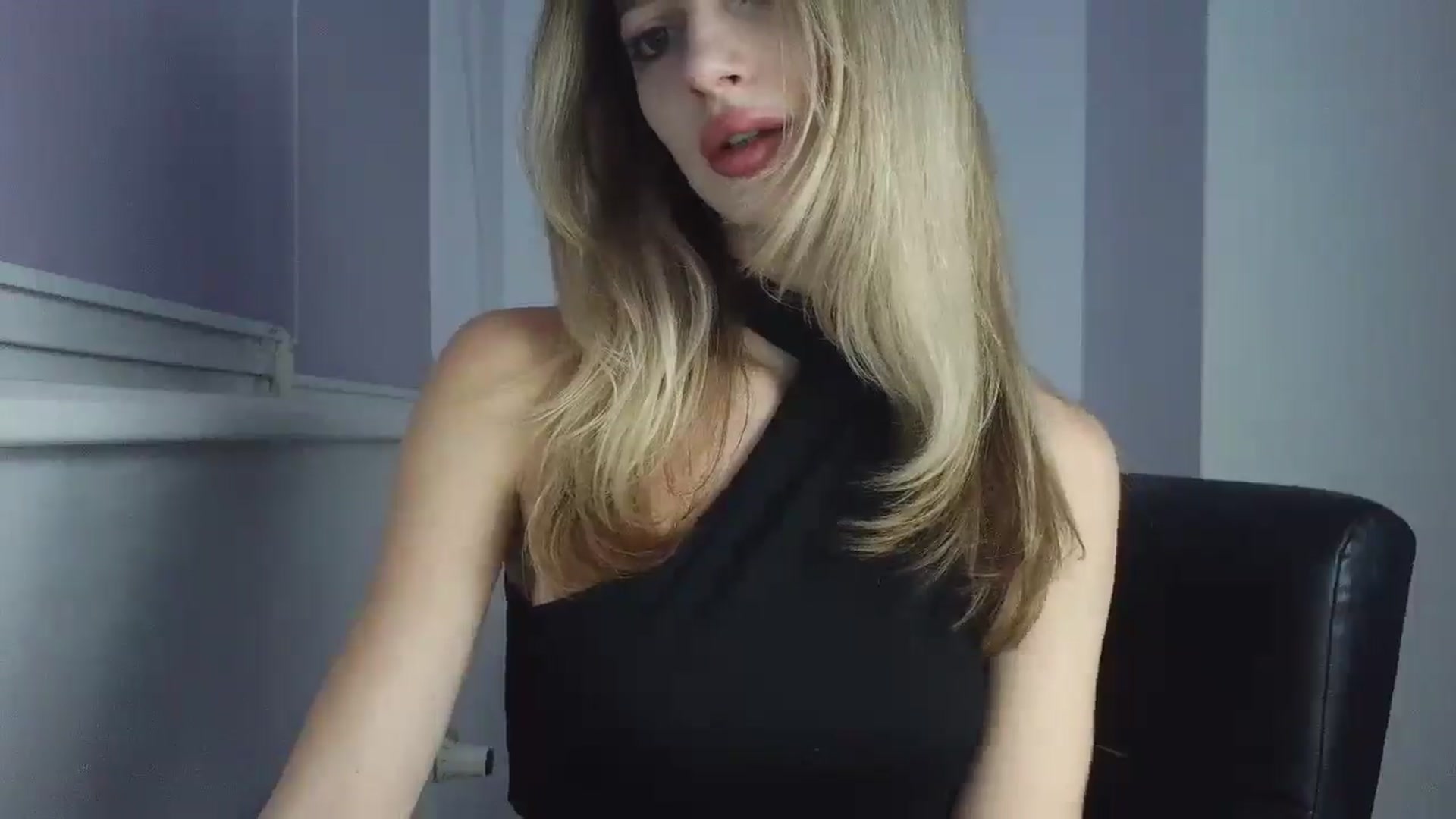 Gallery image thumbnail from MaryyCo's myfreecams stream on, 12/19/2025, 01:58 image 20 of 20