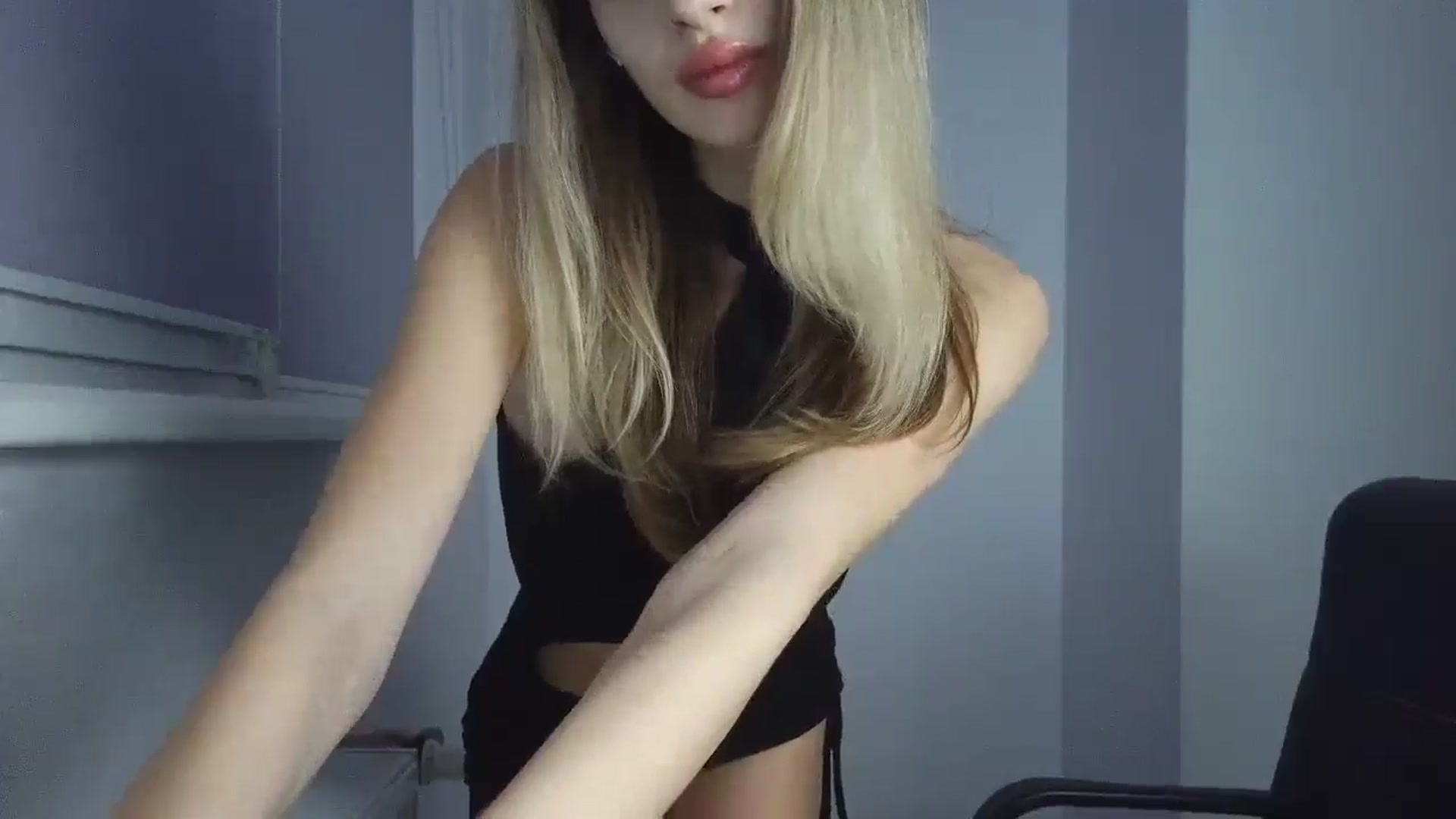 Gallery image thumbnail from MaryyCo's myfreecams stream on, 12/19/2025, 18:17 image 7 of 20