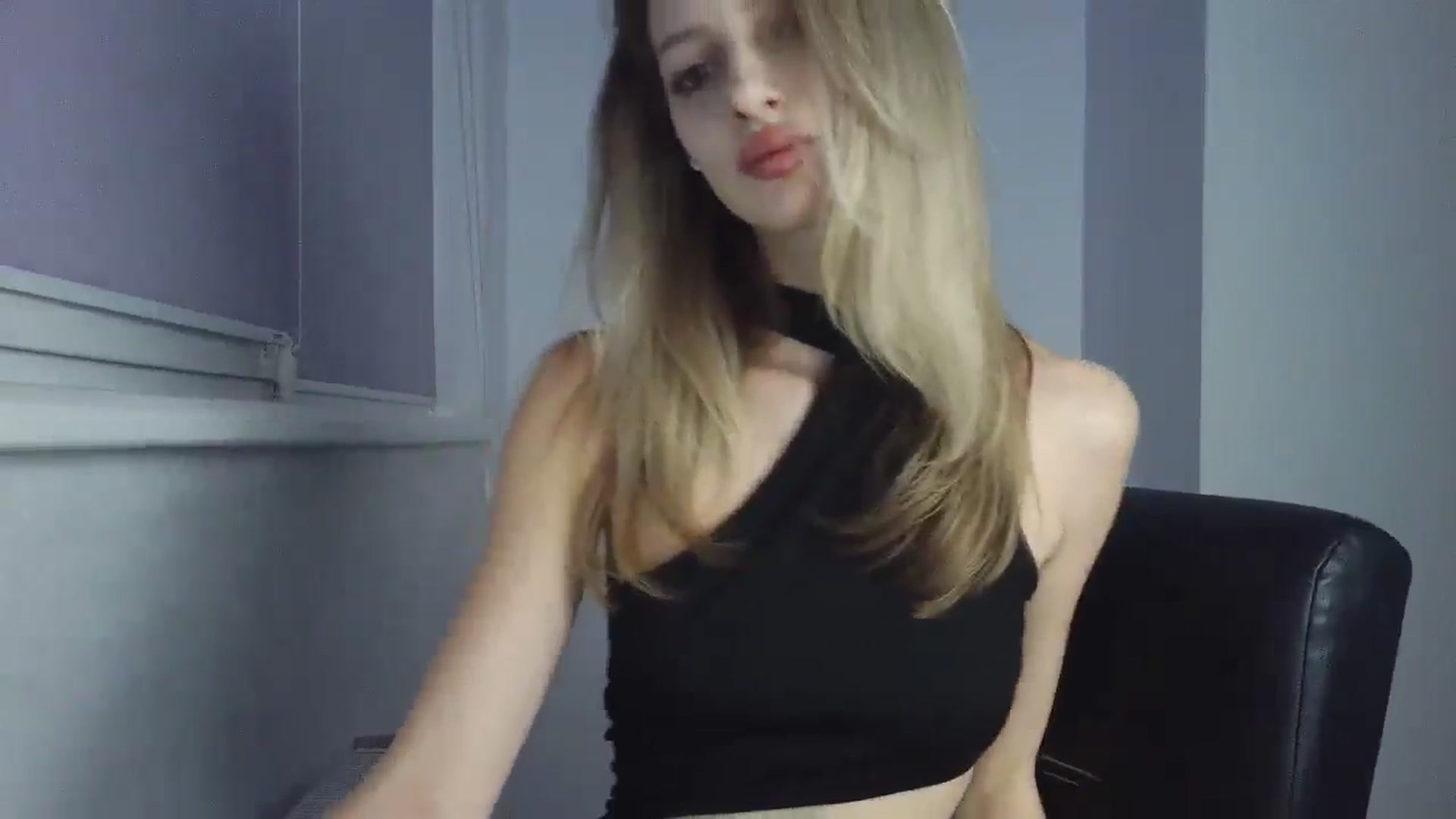 Gallery image thumbnail from MaryyCo's myfreecams stream on, 12/19/2025, 18:17 image 18 of 20