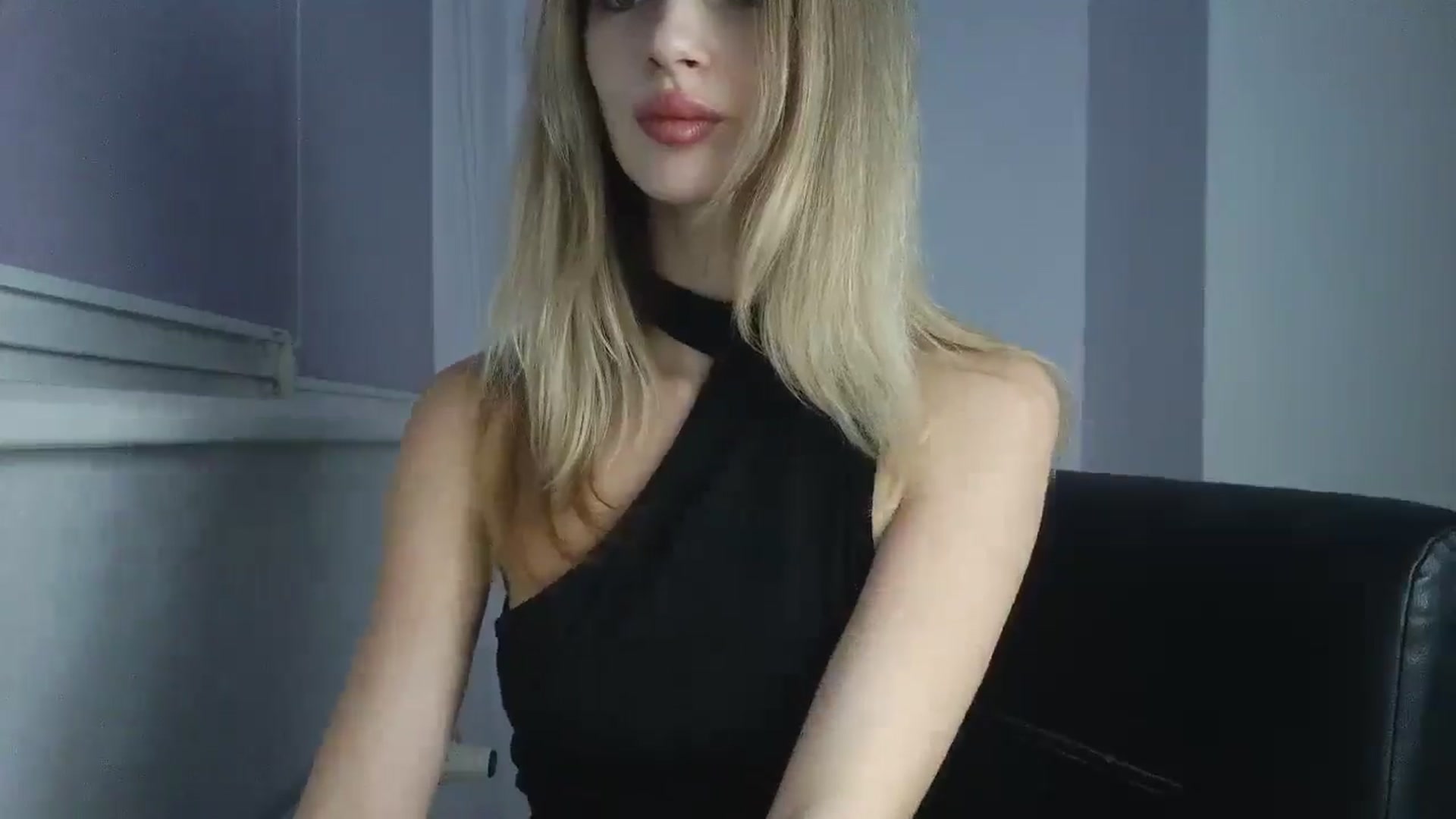 Gallery image thumbnail from MaryyCo's myfreecams stream on, 12/19/2025, 18:17 image 16 of 20