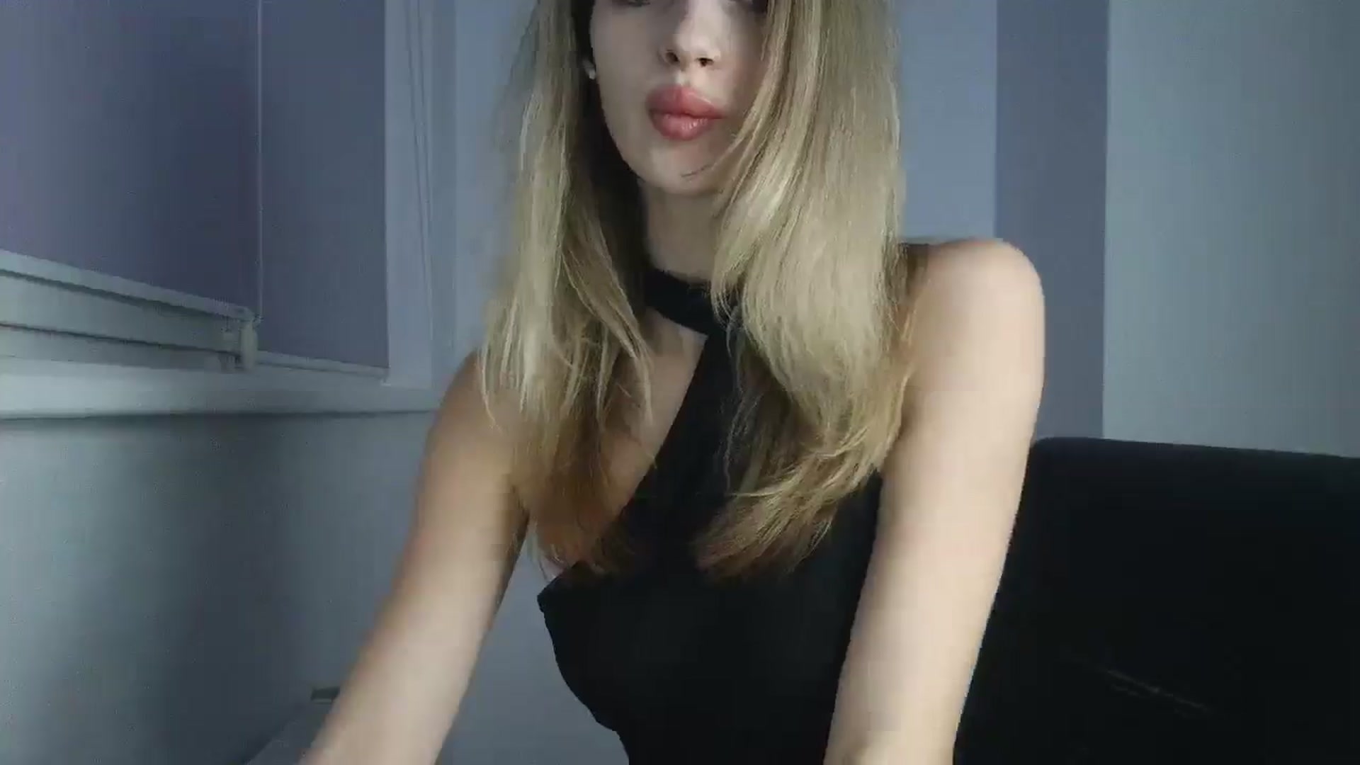 Gallery image thumbnail from MaryyCo's myfreecams stream on, 12/19/2025, 18:17 image 5 of 20