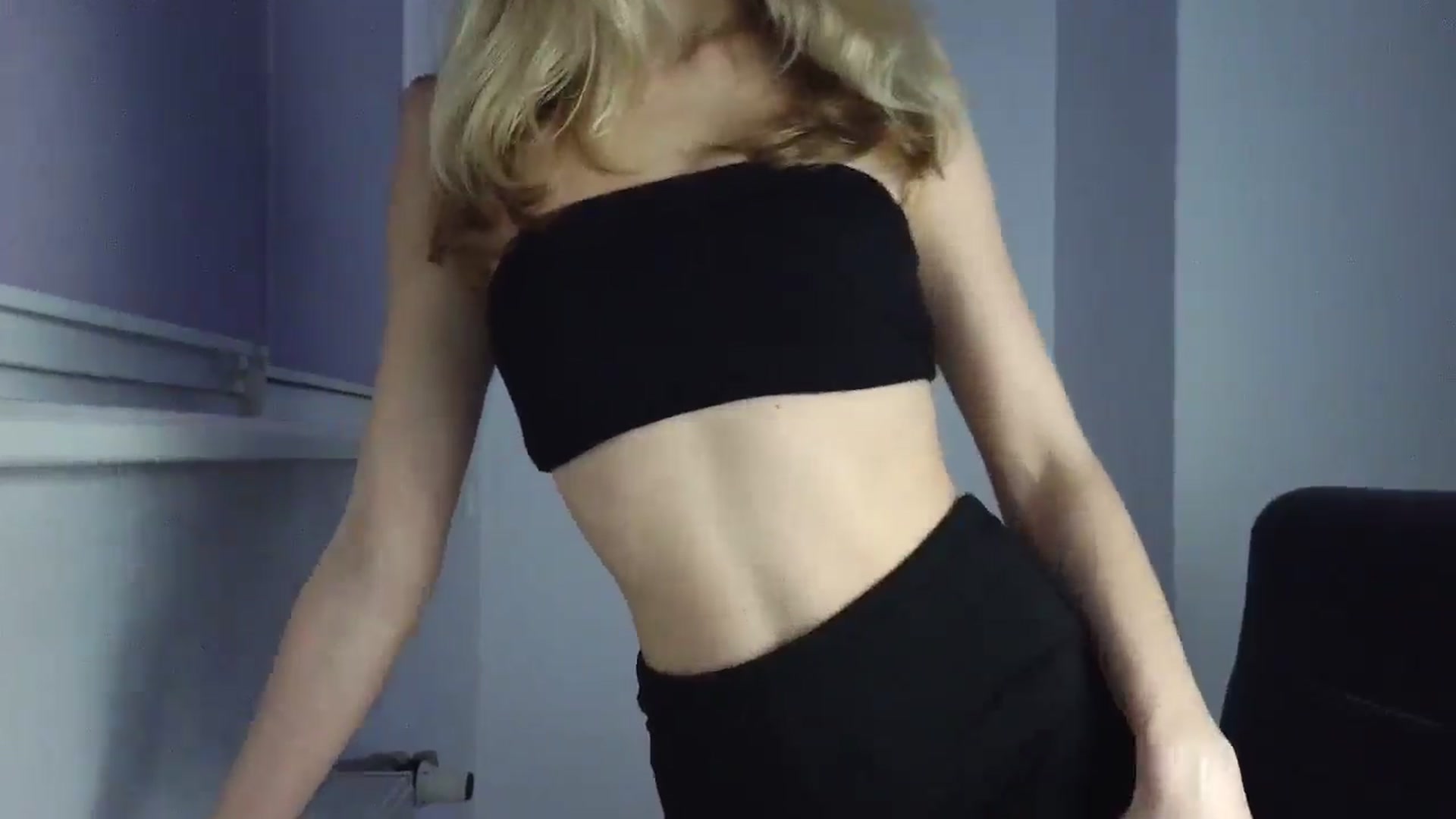 Gallery image thumbnail from MaryyCo's myfreecams stream on, 12/22/2025, 24:59 image 6 of 20