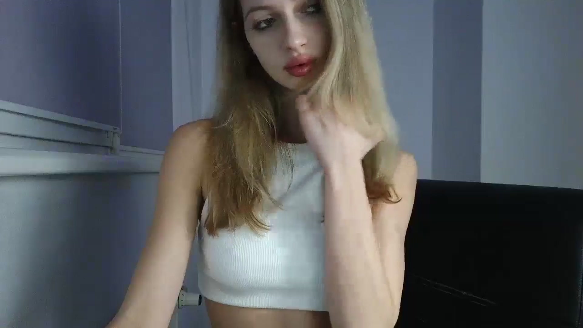 Gallery image thumbnail from MaryyCo's myfreecams stream on, 12/23/2025, 01:52 image 2 of 20