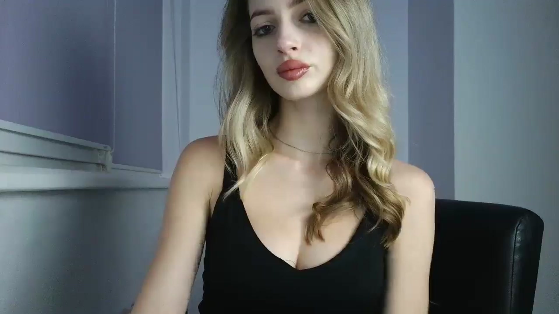Gallery image thumbnail from MaryyCo's myfreecams stream on, 12/24/2025, 14:54 image 9 of 20