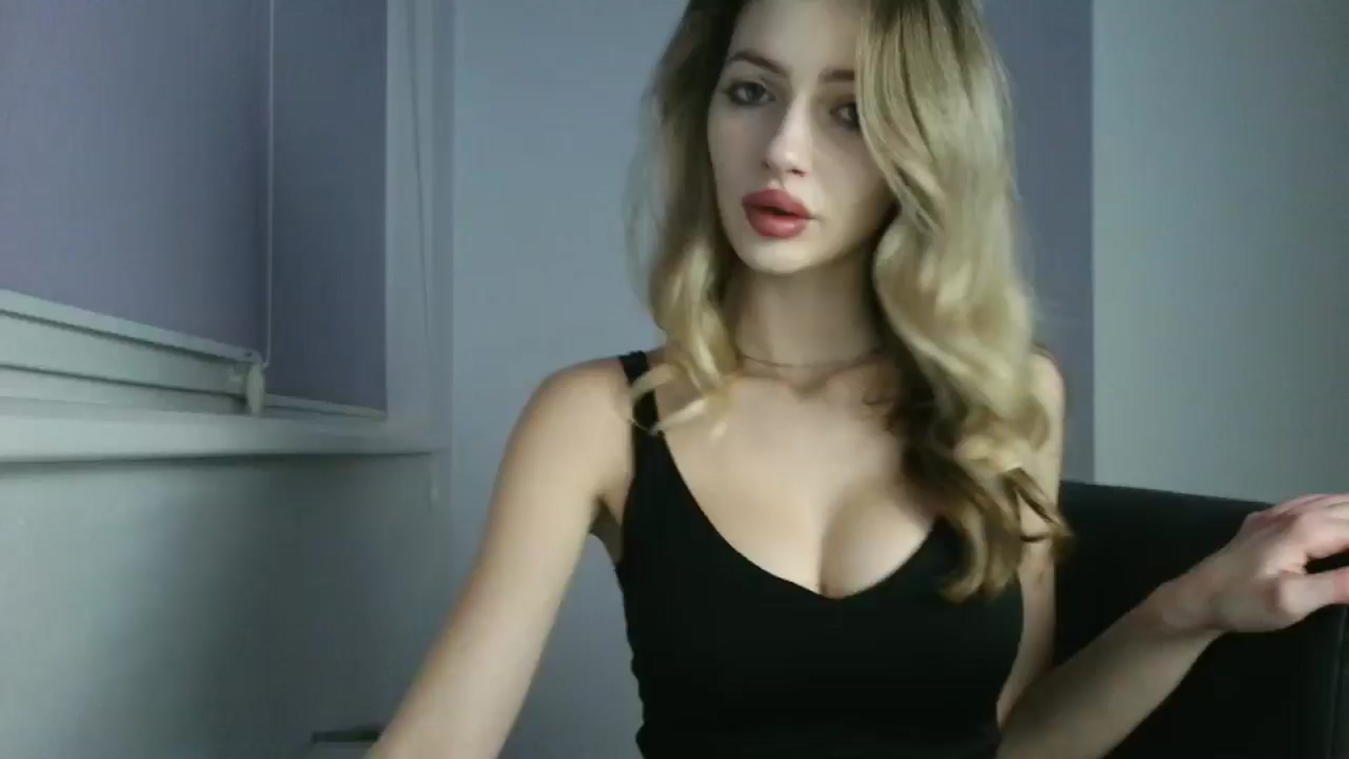 Gallery image thumbnail from MaryyCo's myfreecams stream on, 12/24/2025, 14:54 image 13 of 20