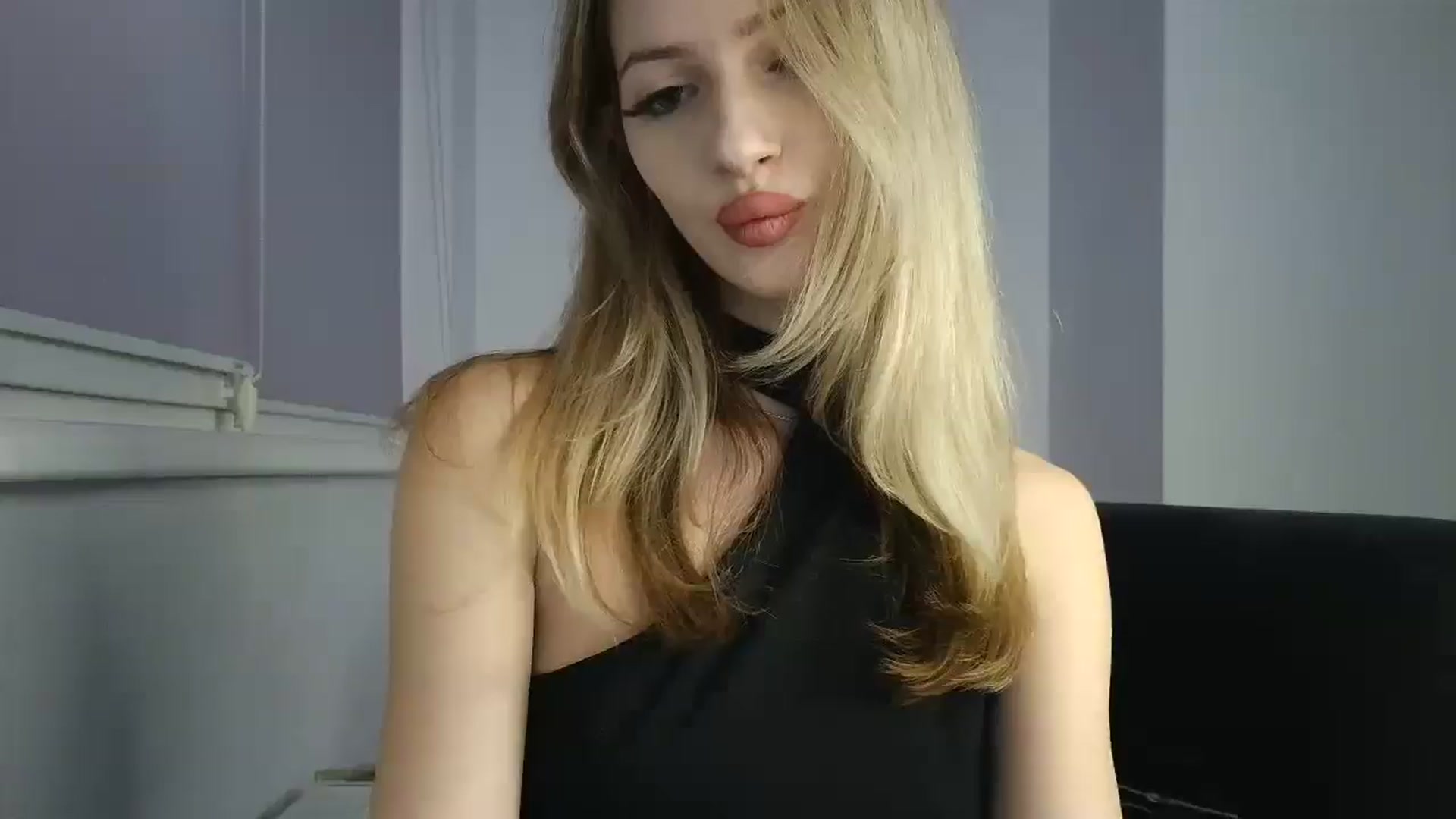 Gallery image thumbnail from MaryyCo's myfreecams stream on, 12/30/2025, 02:59 image 8 of 20