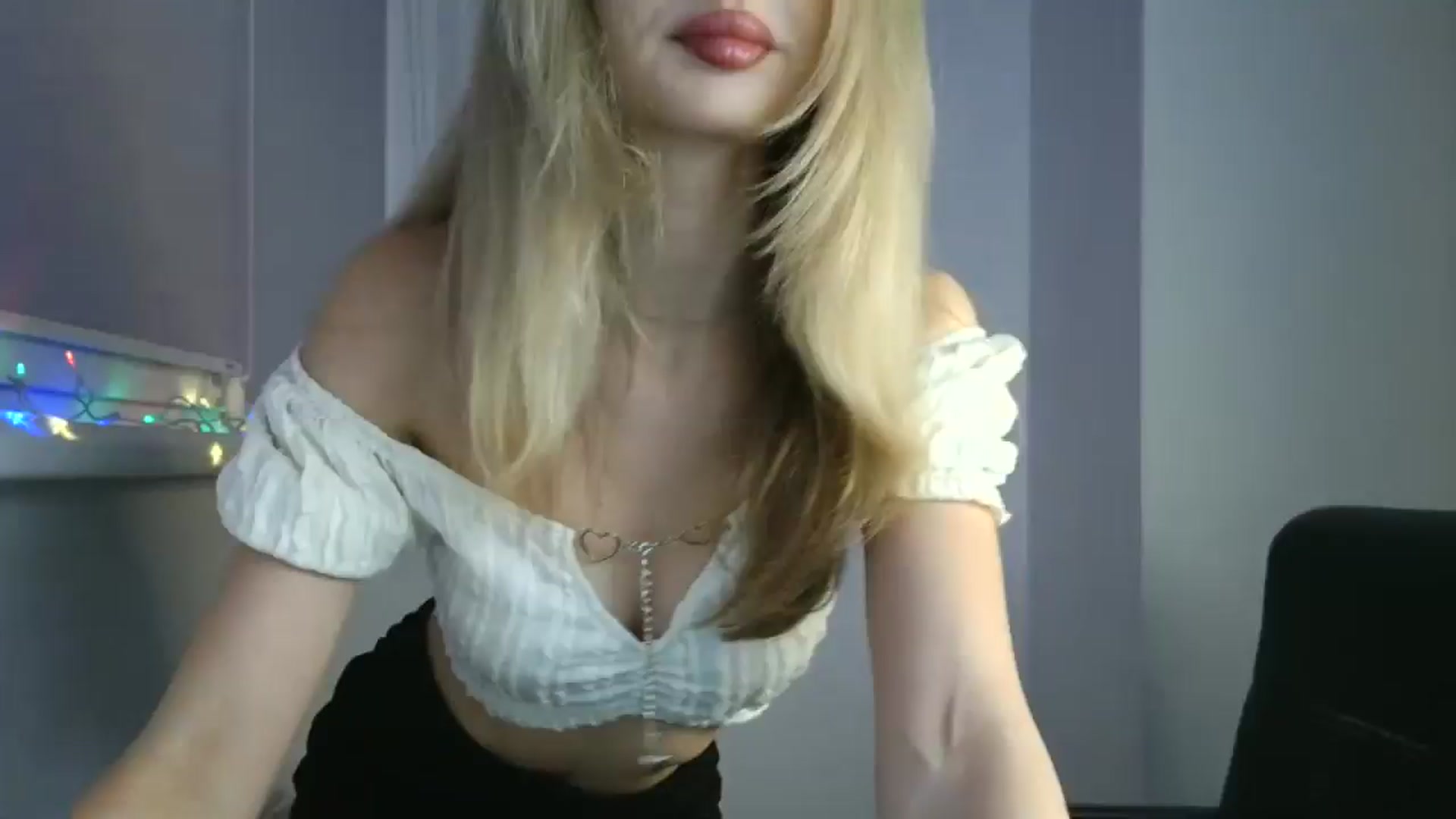 Gallery image thumbnail from MaryyCo's myfreecams stream on, 12/31/2025, 19:21 image 4 of 20