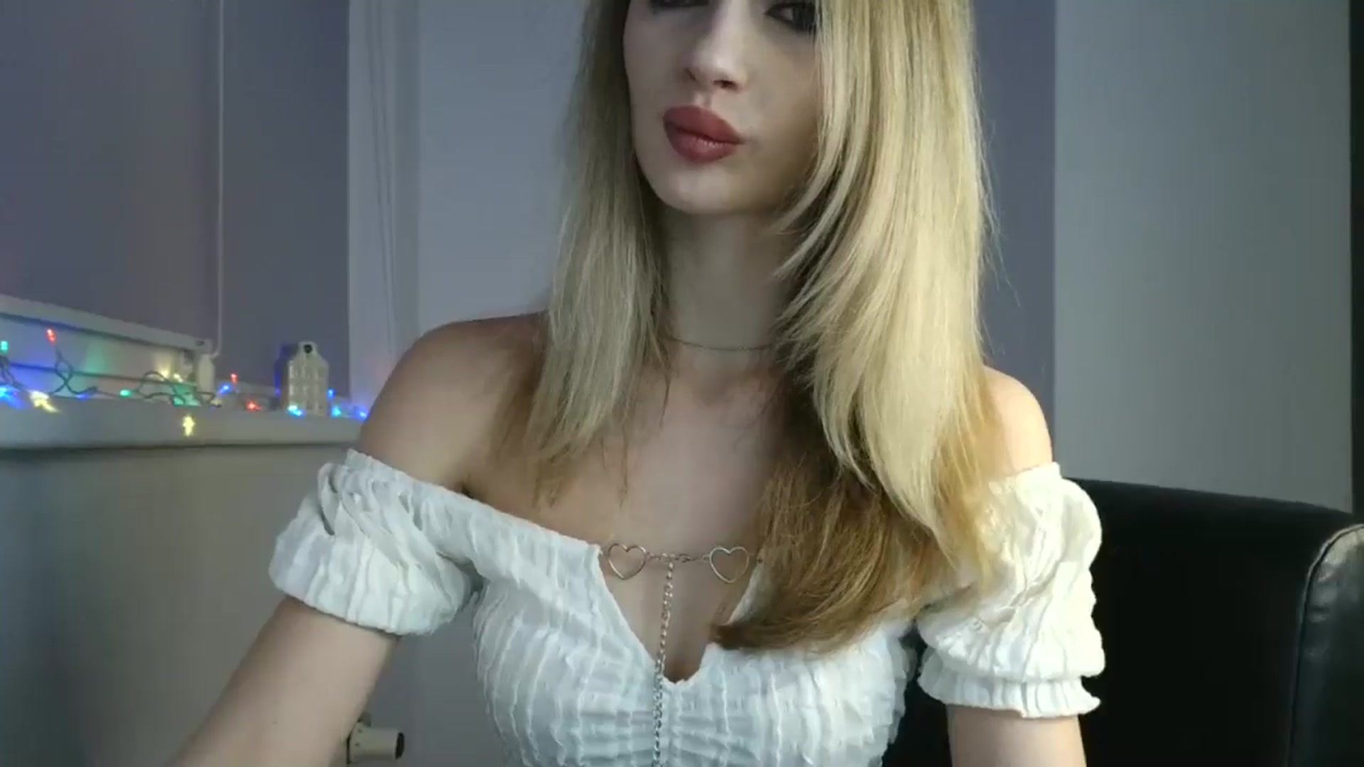 Gallery image thumbnail from MaryyCo's myfreecams stream on, 12/31/2025, 19:21 image 7 of 20