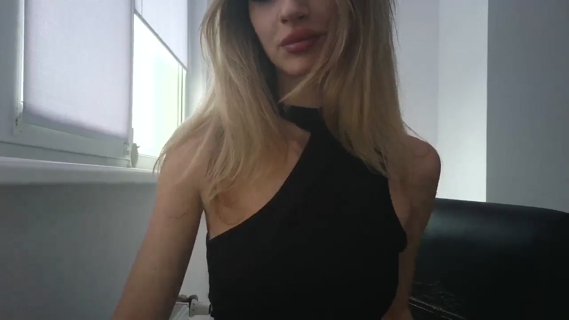 Gallery image thumbnail from MaryyCo's myfreecams stream on, 01/27/2026, 09:05 image 15 of 20