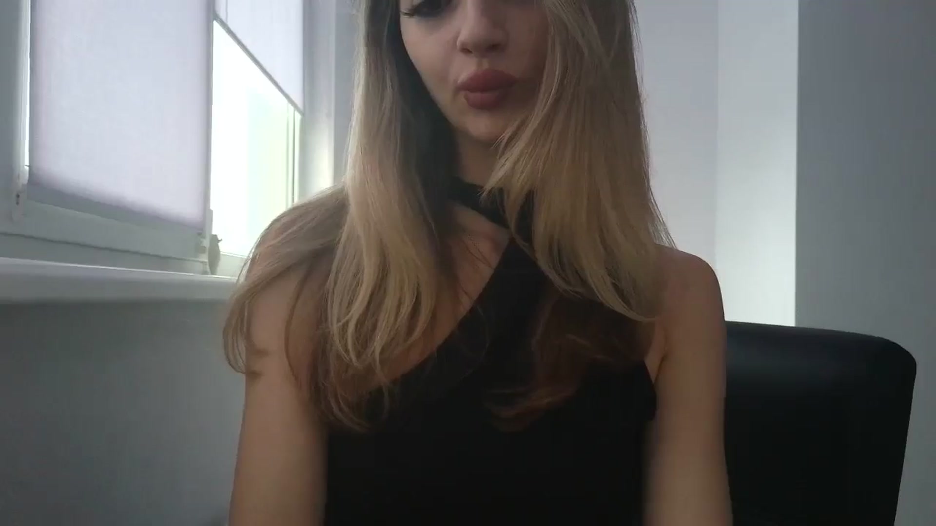 Gallery image thumbnail from MaryyCo's myfreecams stream on, 01/27/2026, 09:05 image 11 of 20